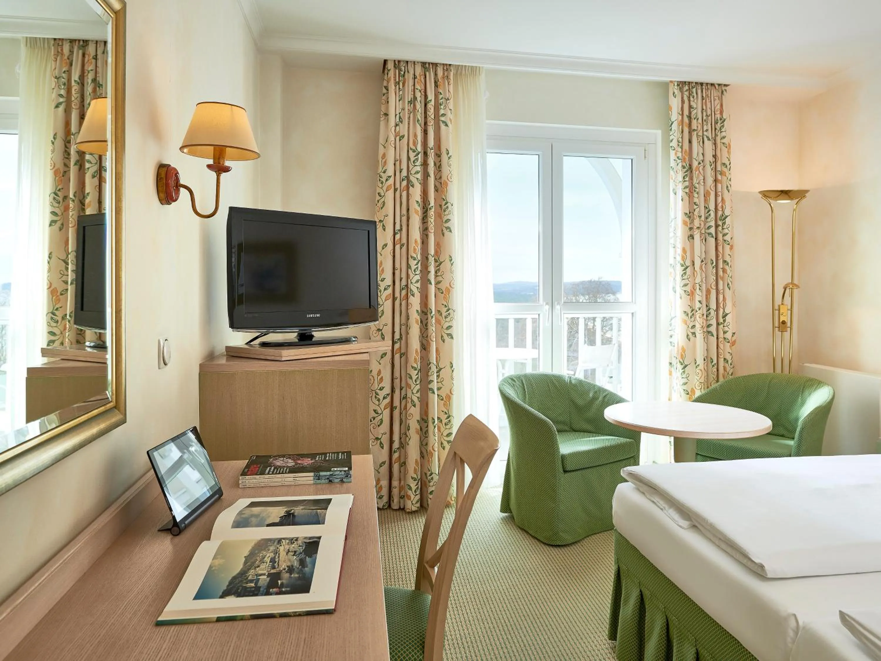 room service, Bed in aja Nordperd & Villen Göhren