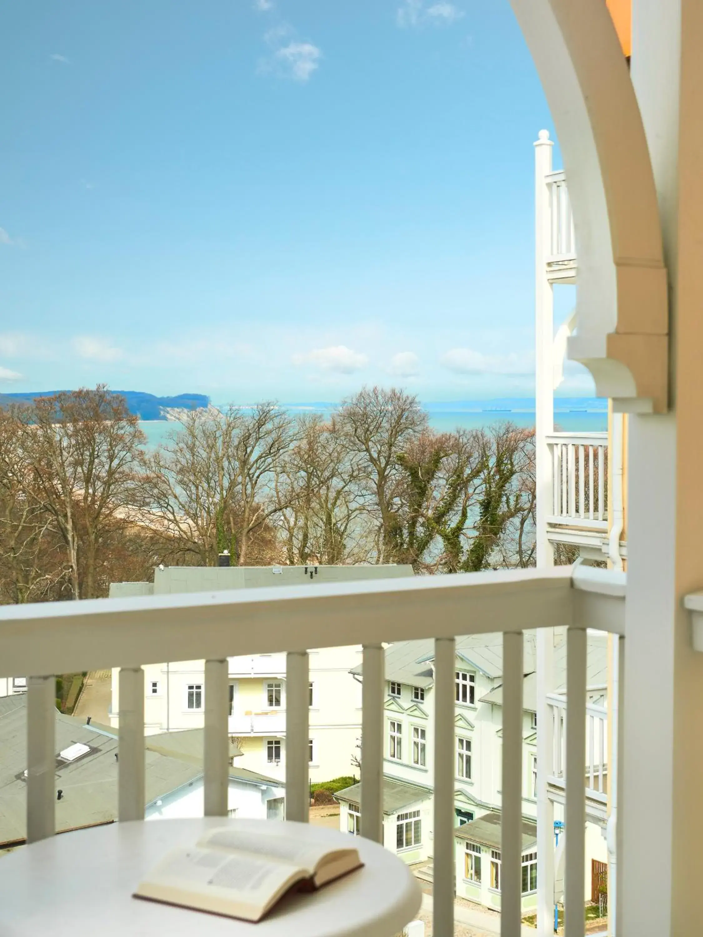 Doppelzimmer seeseitig mit Balkon - single occupancy in aja Nordperd & Villen Göhren Doppelzimmer seeseitig mit Balkon - single occupancy in aja Nordperd & Villen Göhren