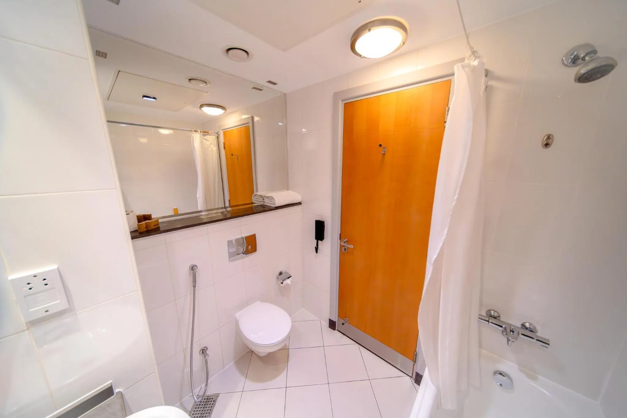 Bathroom in Premier Inn Abu Dhabi Airport Business Park