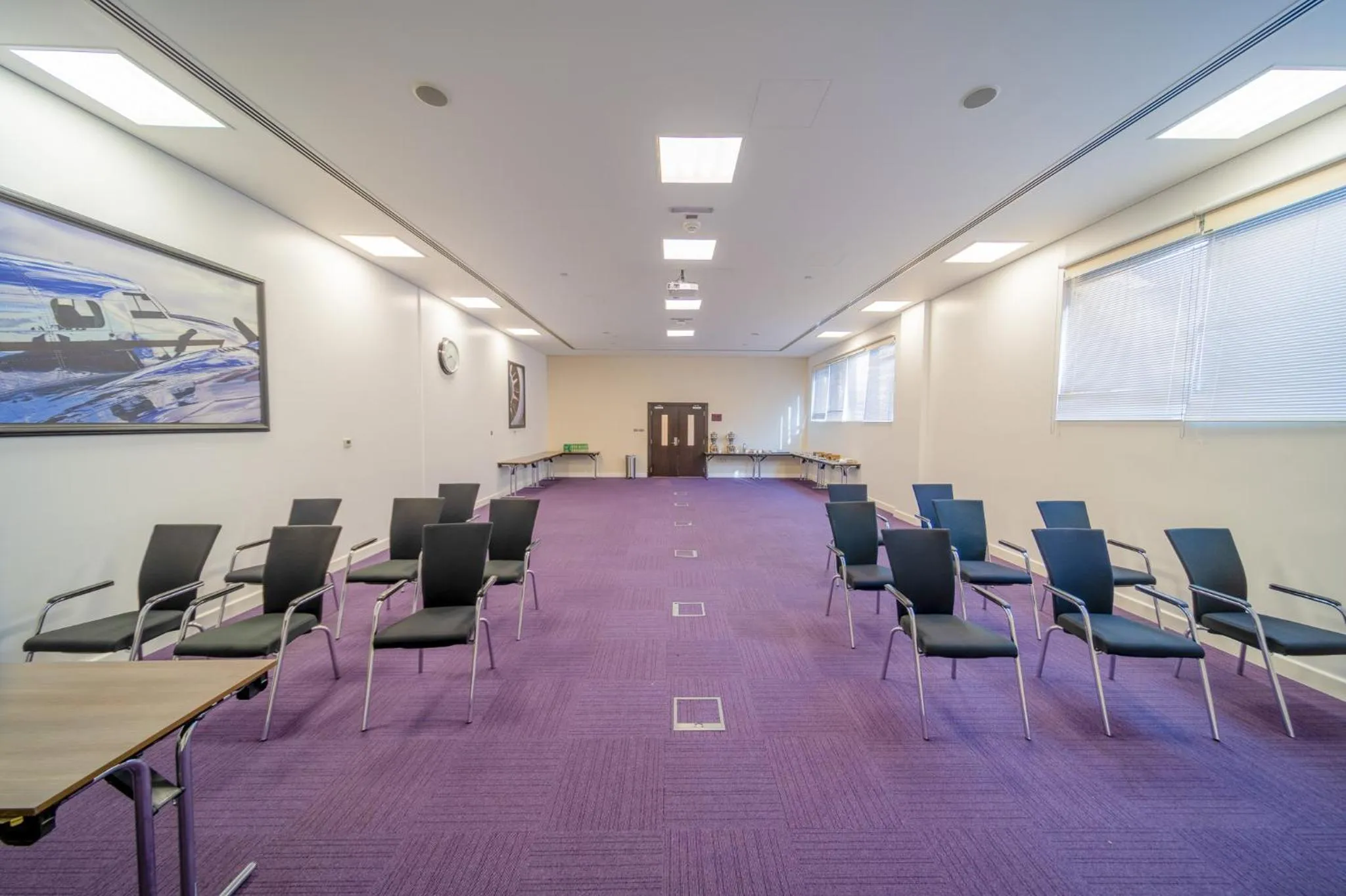 Meeting/conference room in Premier Inn Abu Dhabi Airport Business Park