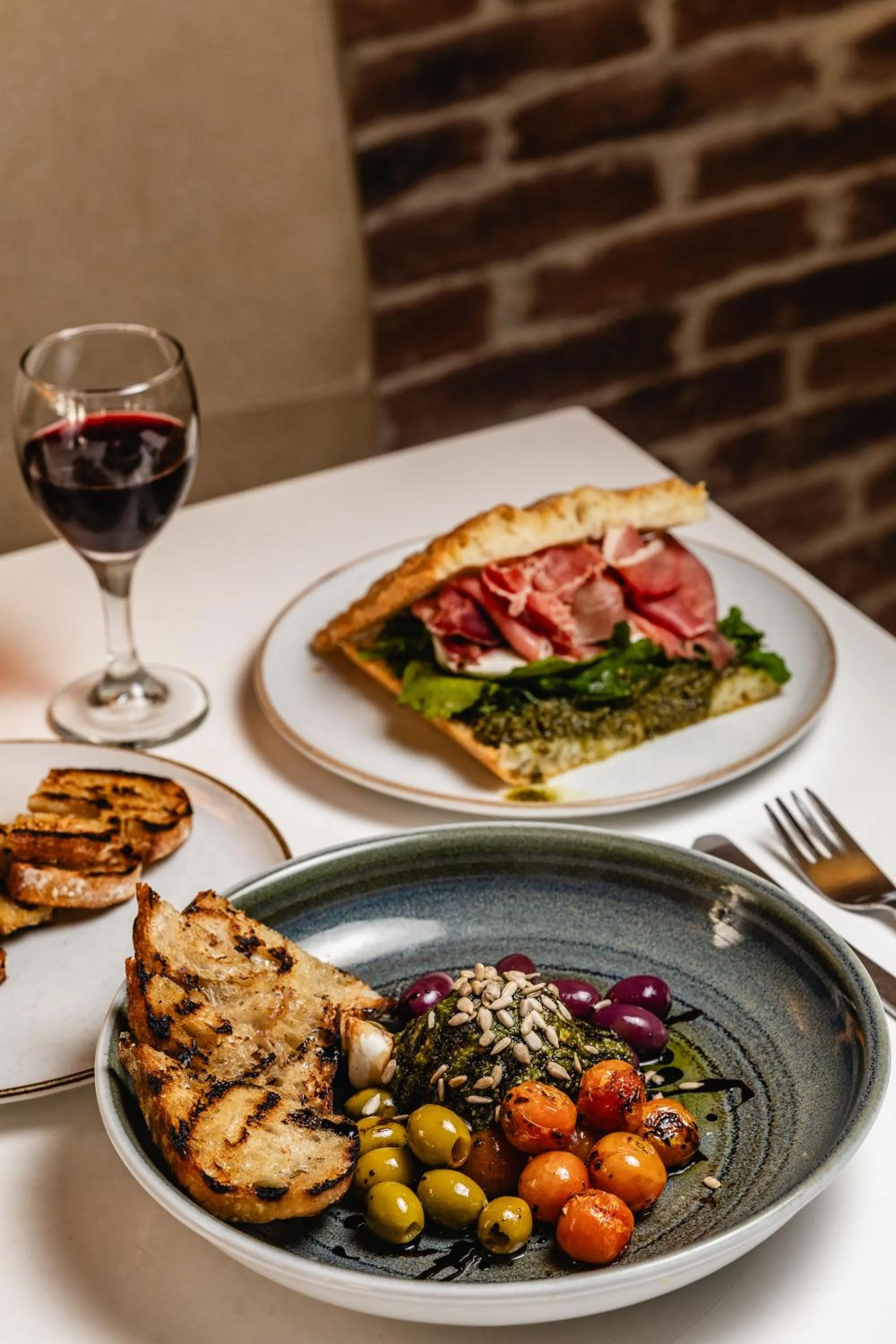 Restaurant/places to eat in Casa Franco Hotel