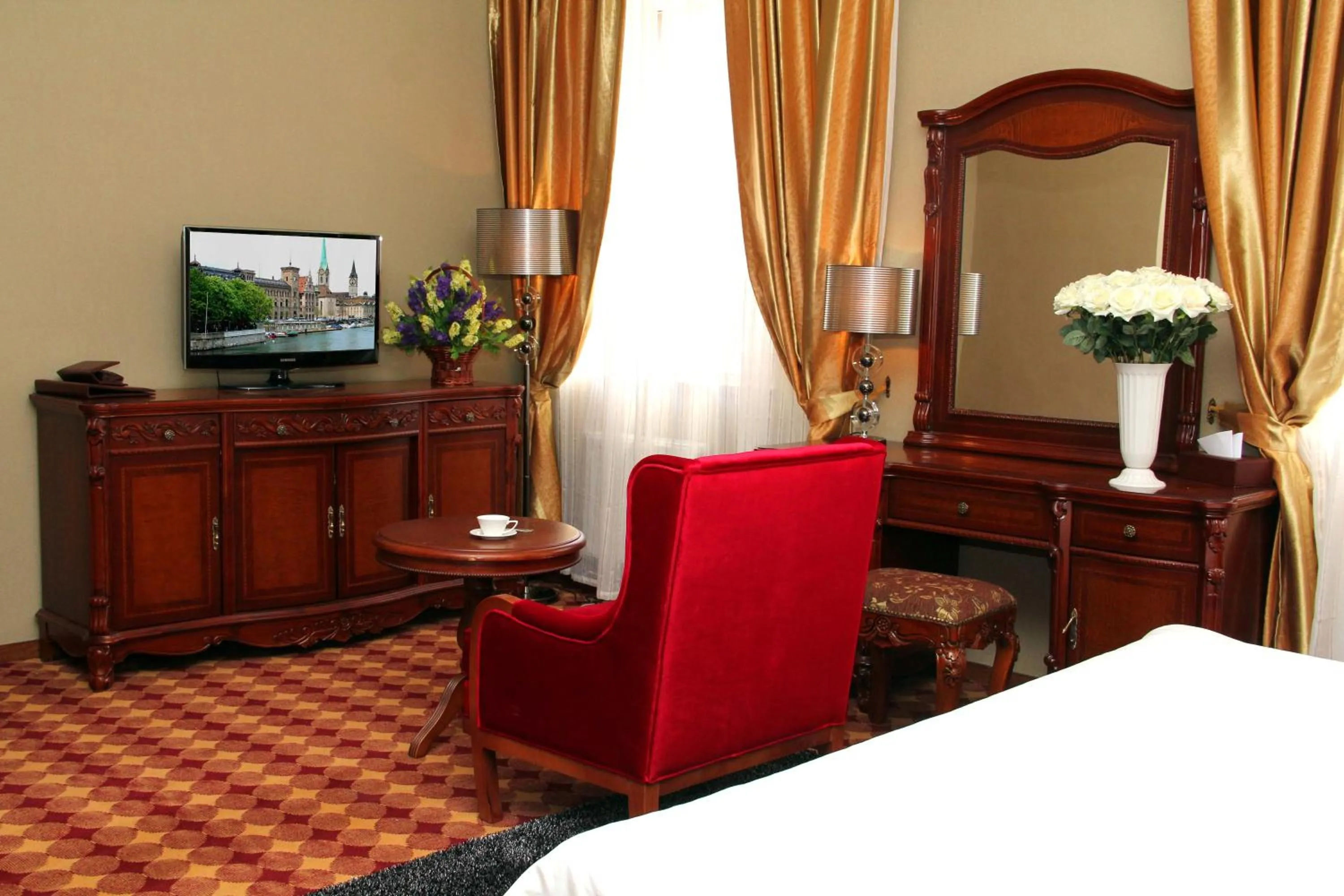 Photo of the whole room, Bed in UB City Hotel