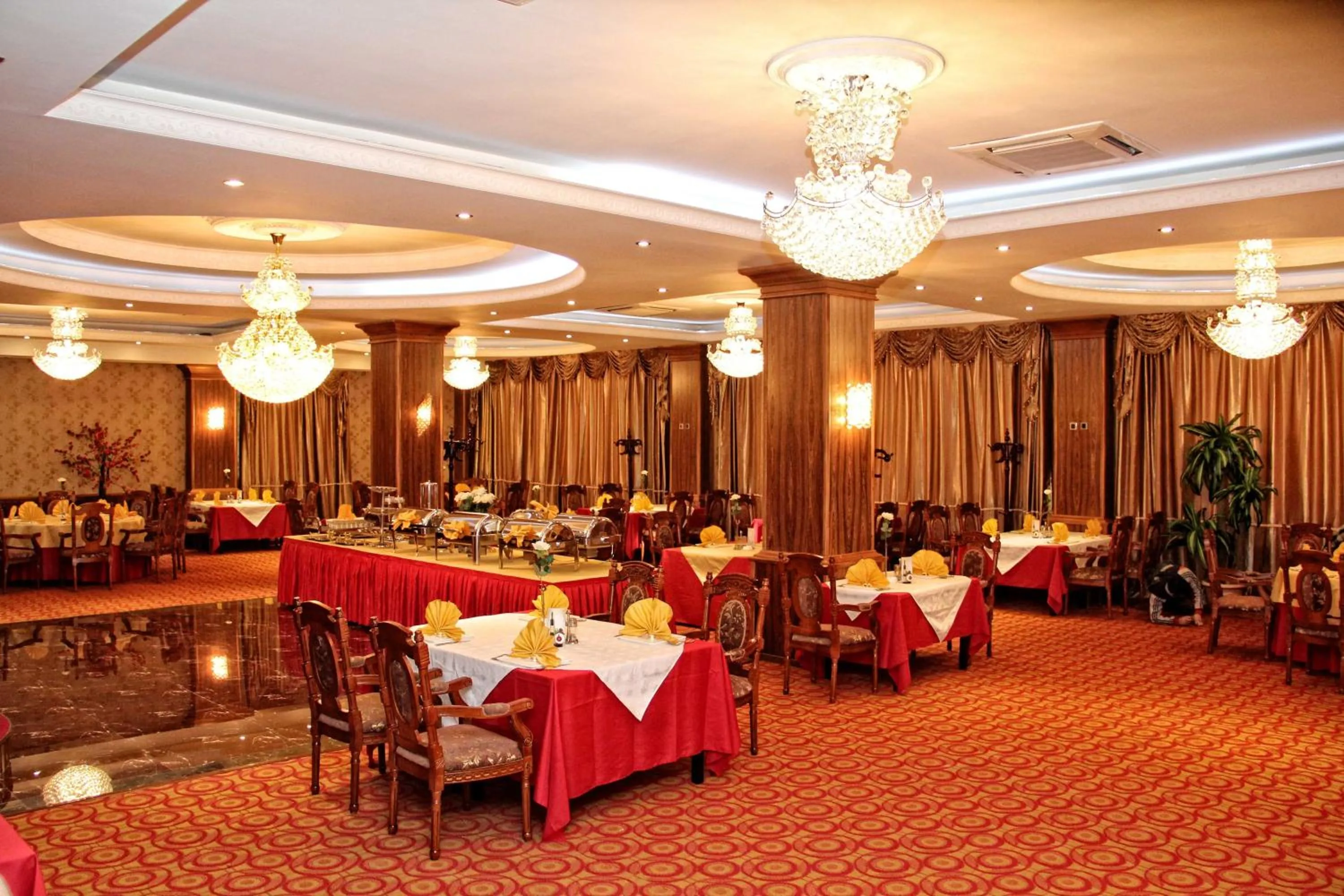 Restaurant/places to eat in UB City Hotel