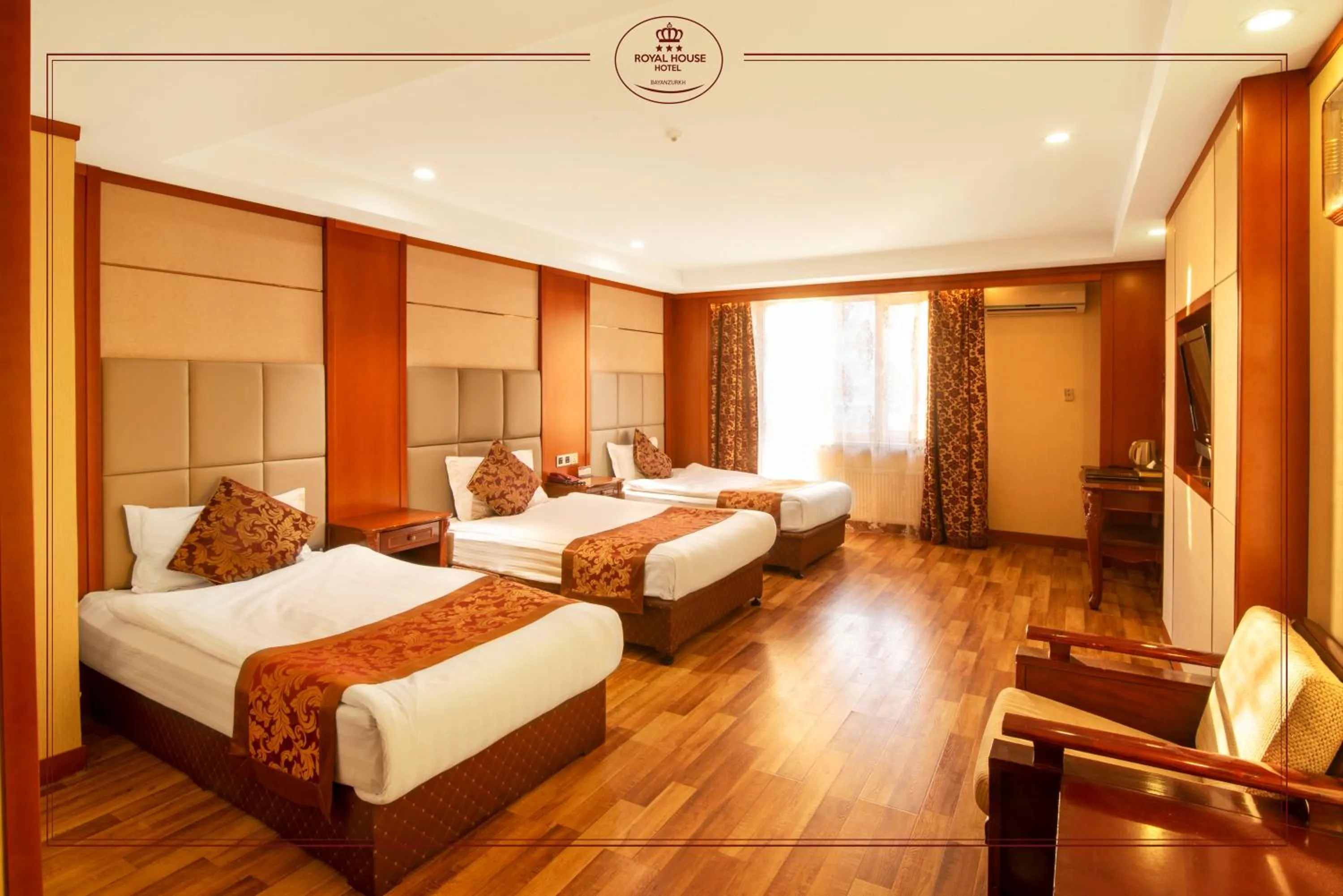 Living room in Royal House Hotel