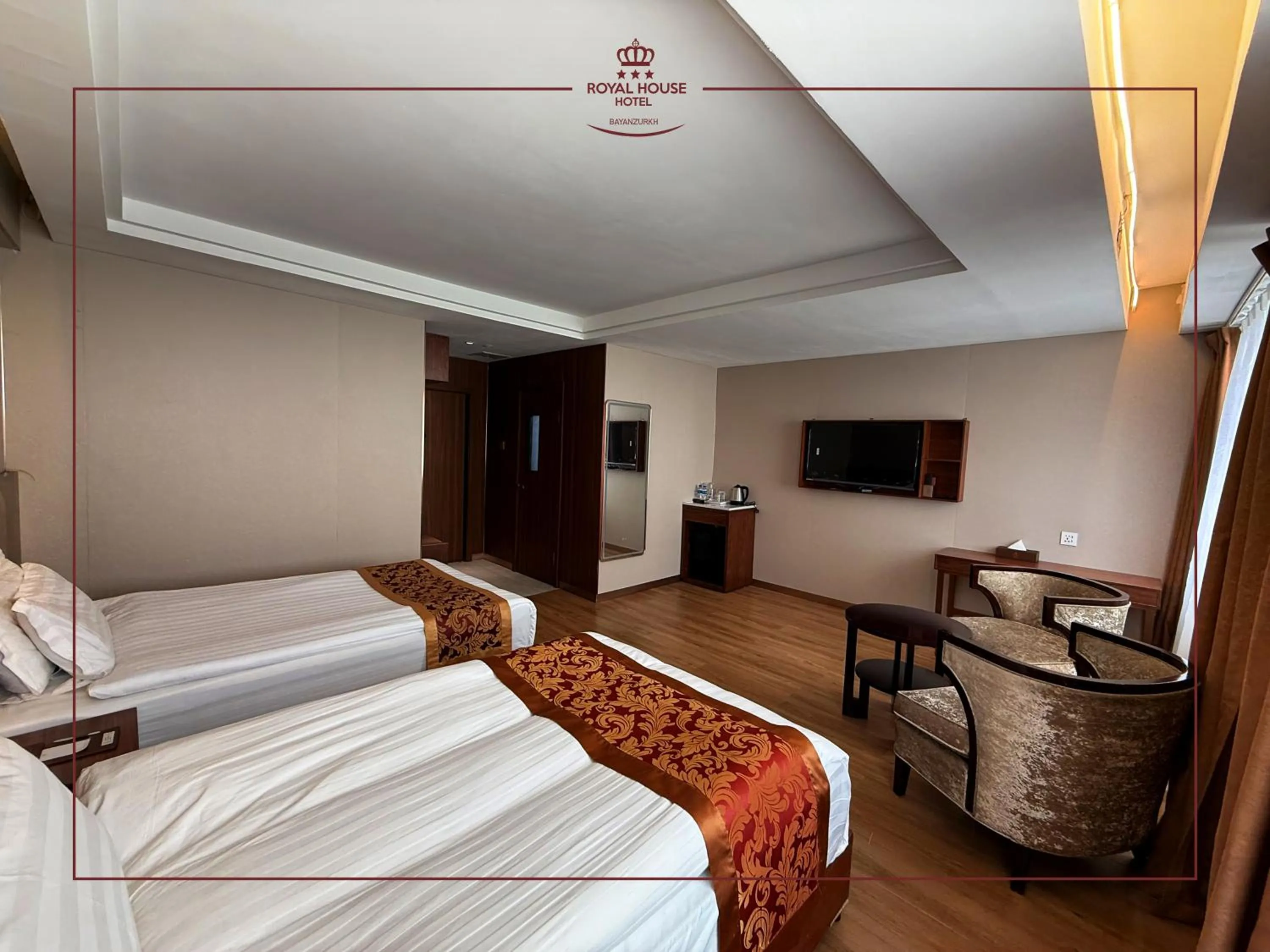 Bedroom in Royal House Hotel