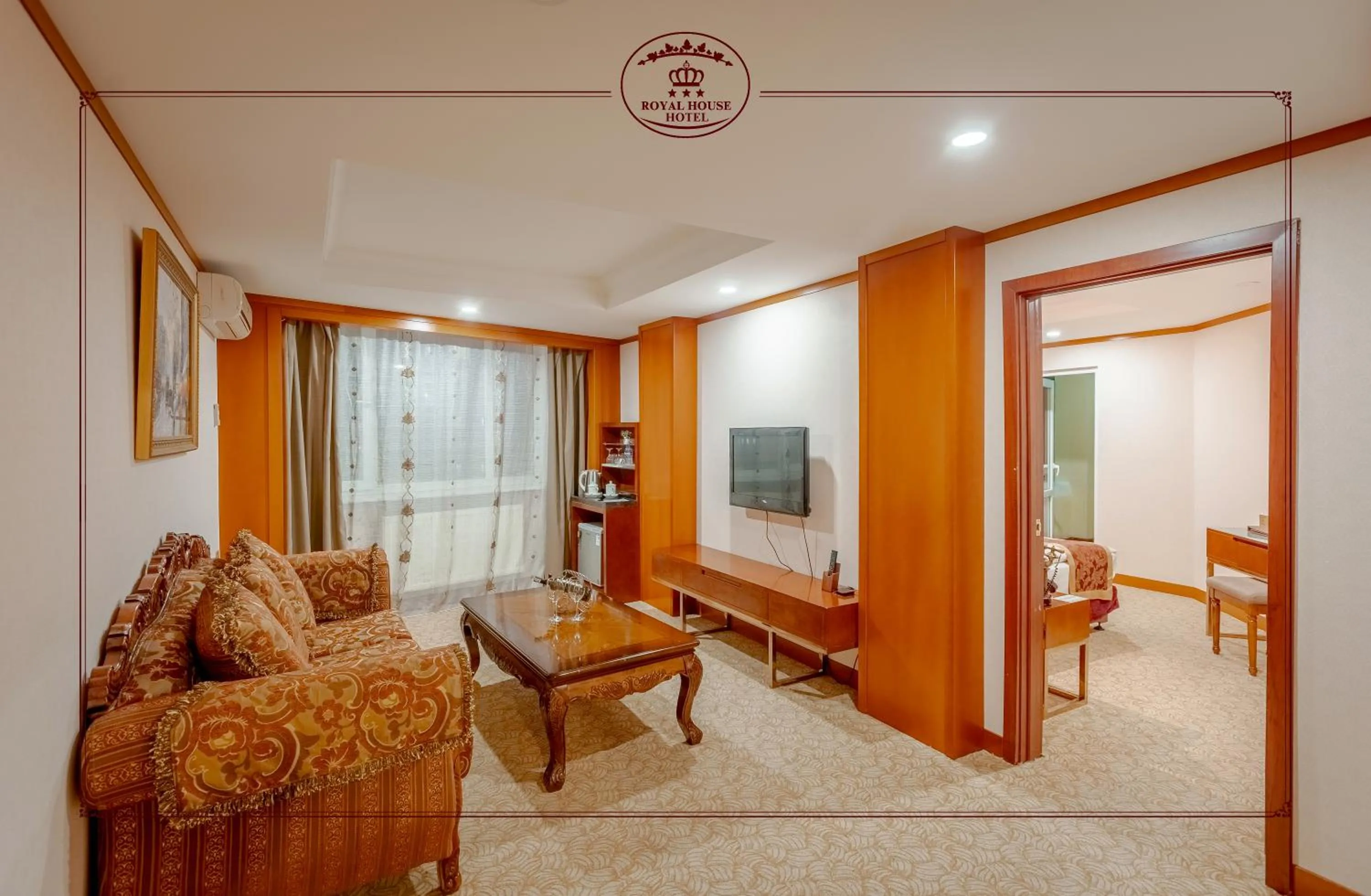 Living room in Royal House Hotel