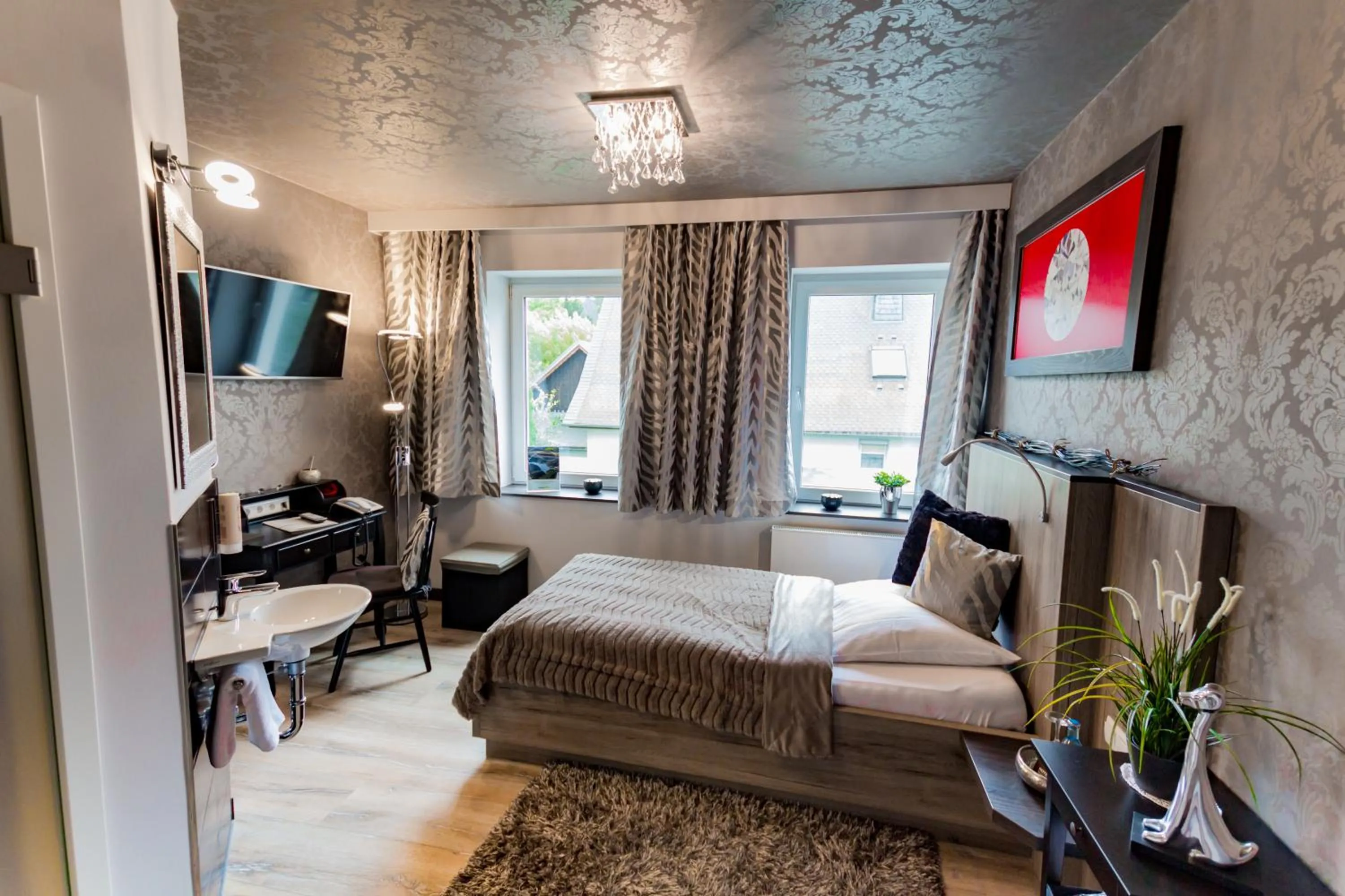 Photo of the whole room, Bed in Hotel Röhrsdorfer Hof