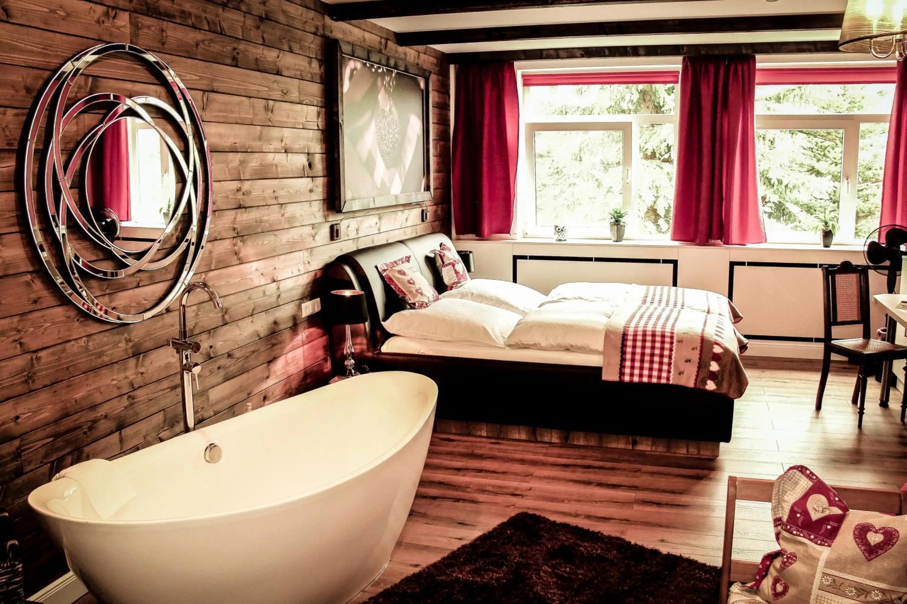 Photo of the whole room, Bed in Hotel Röhrsdorfer Hof