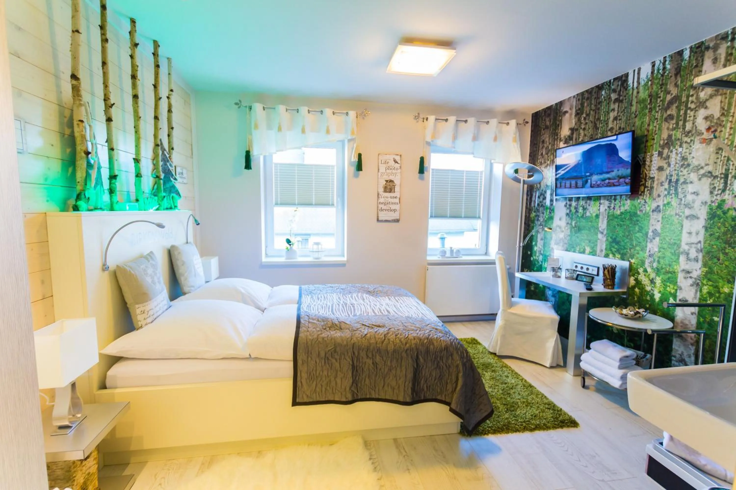 Photo of the whole room, Bed in Hotel Röhrsdorfer Hof