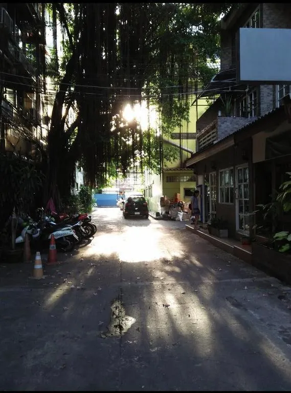 Quiet street view in Swan inn 2 Nana