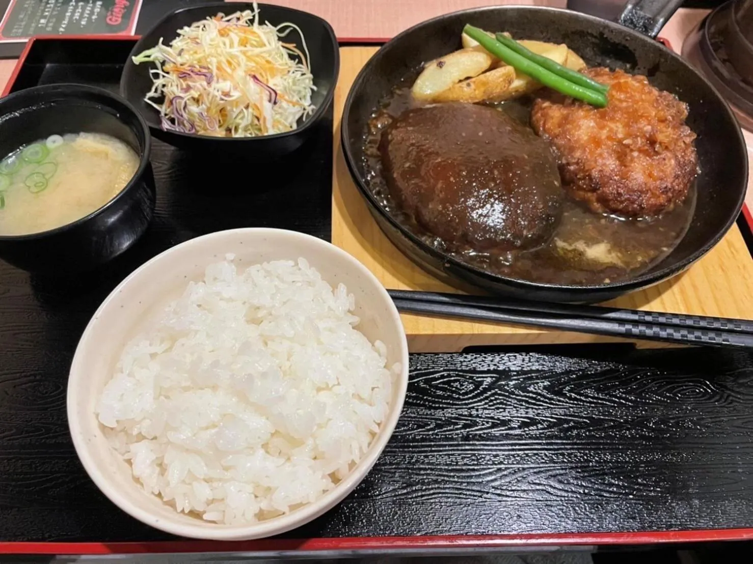 Restaurant/places to eat in Vessel Hotel Fukuoka Kaizuka