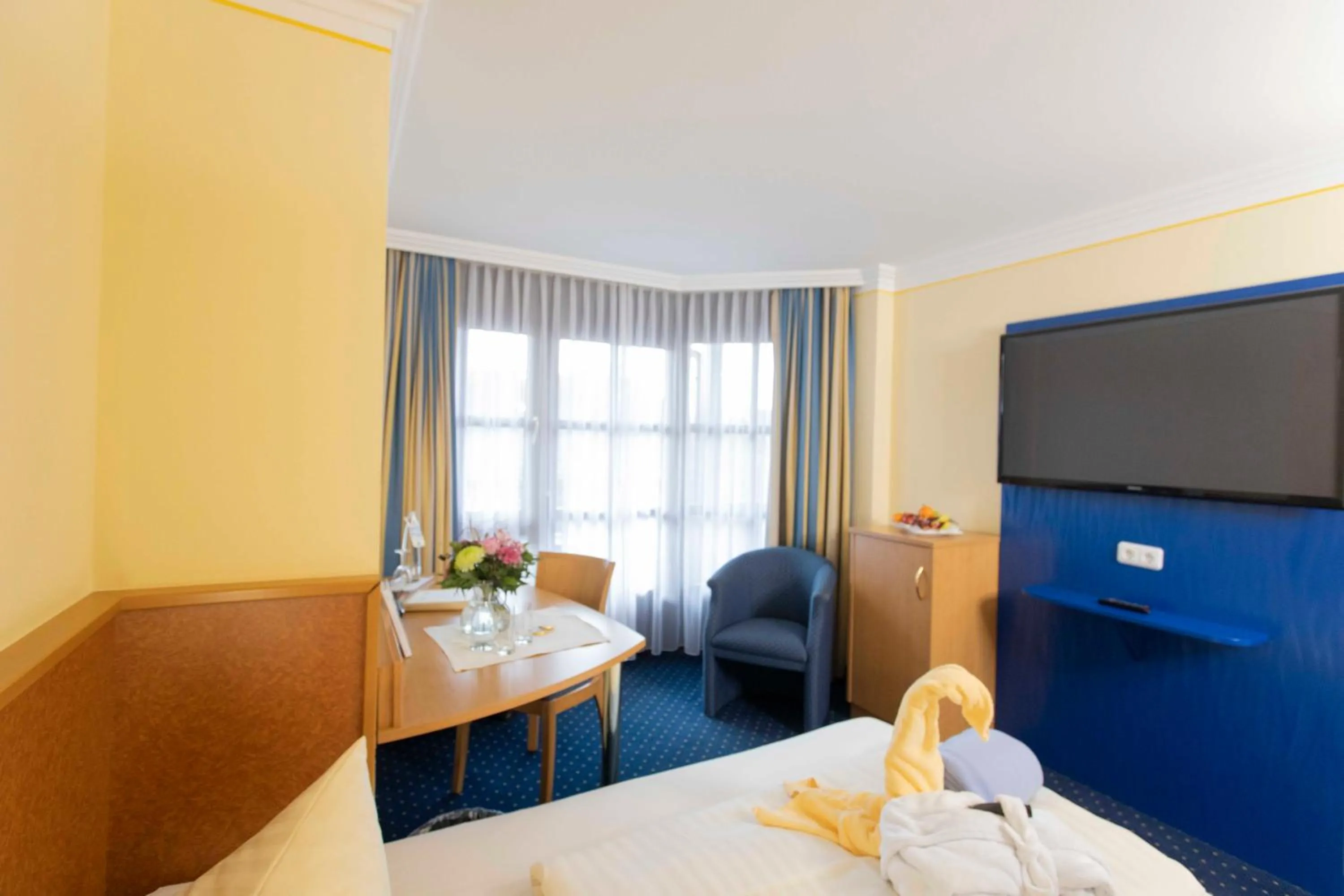 TV and multimedia, Bed in Schmelmer Hof Hotel & Resort