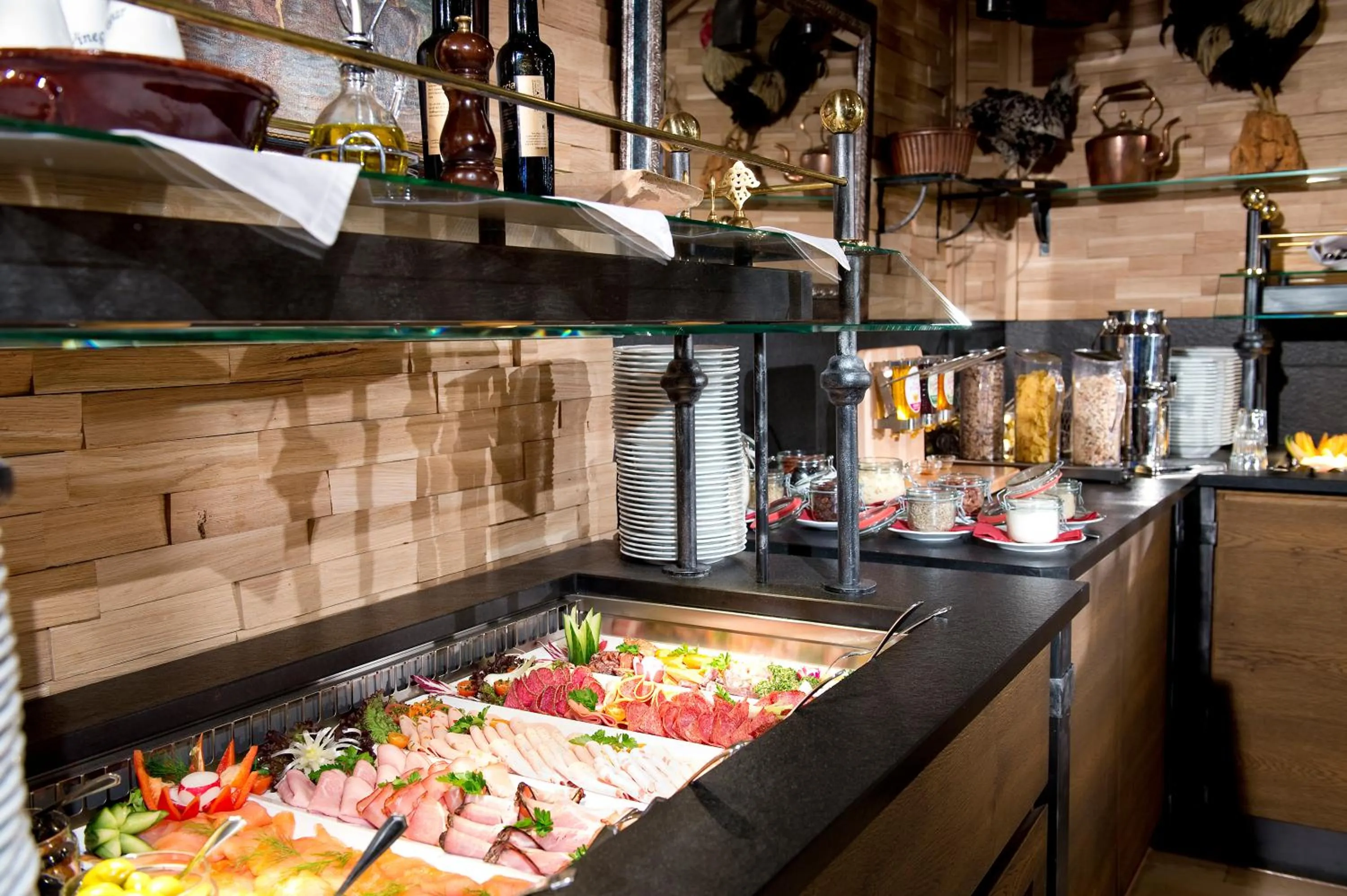 Food and drinks in Schmelmer Hof Hotel & Resort