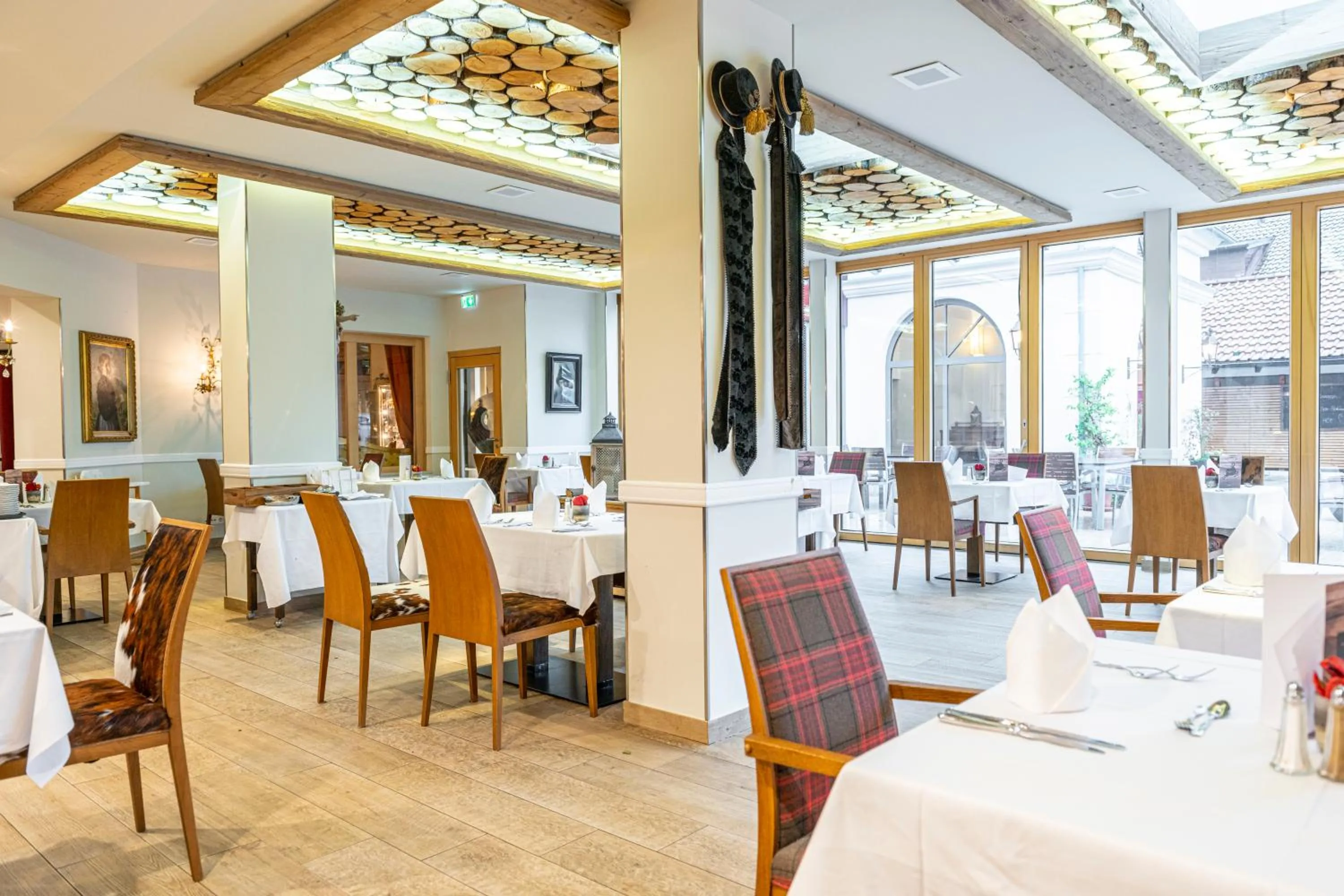 Restaurant/places to eat in Schmelmer Hof Hotel & Resort