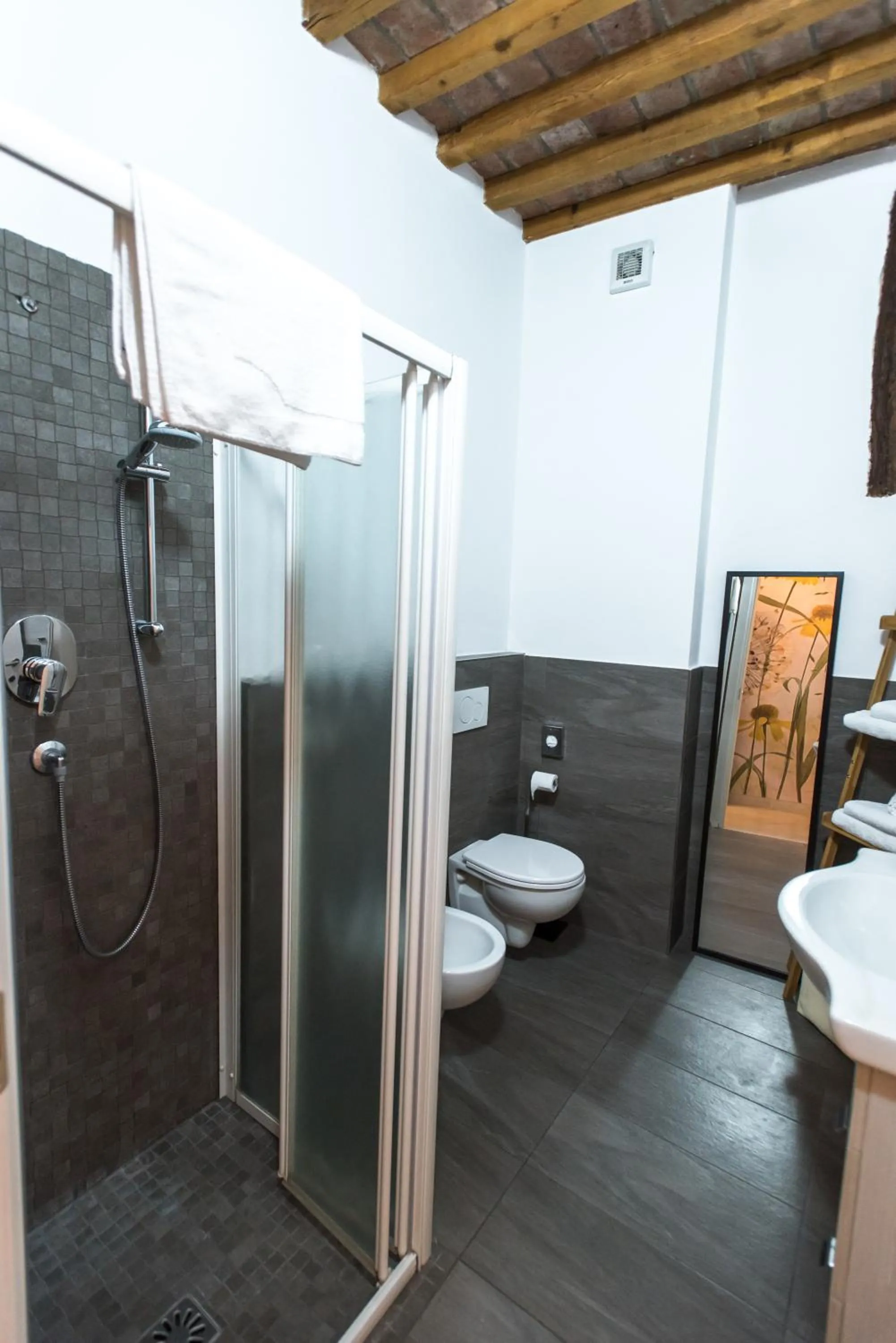 Toilet in Luna Sul Tetto