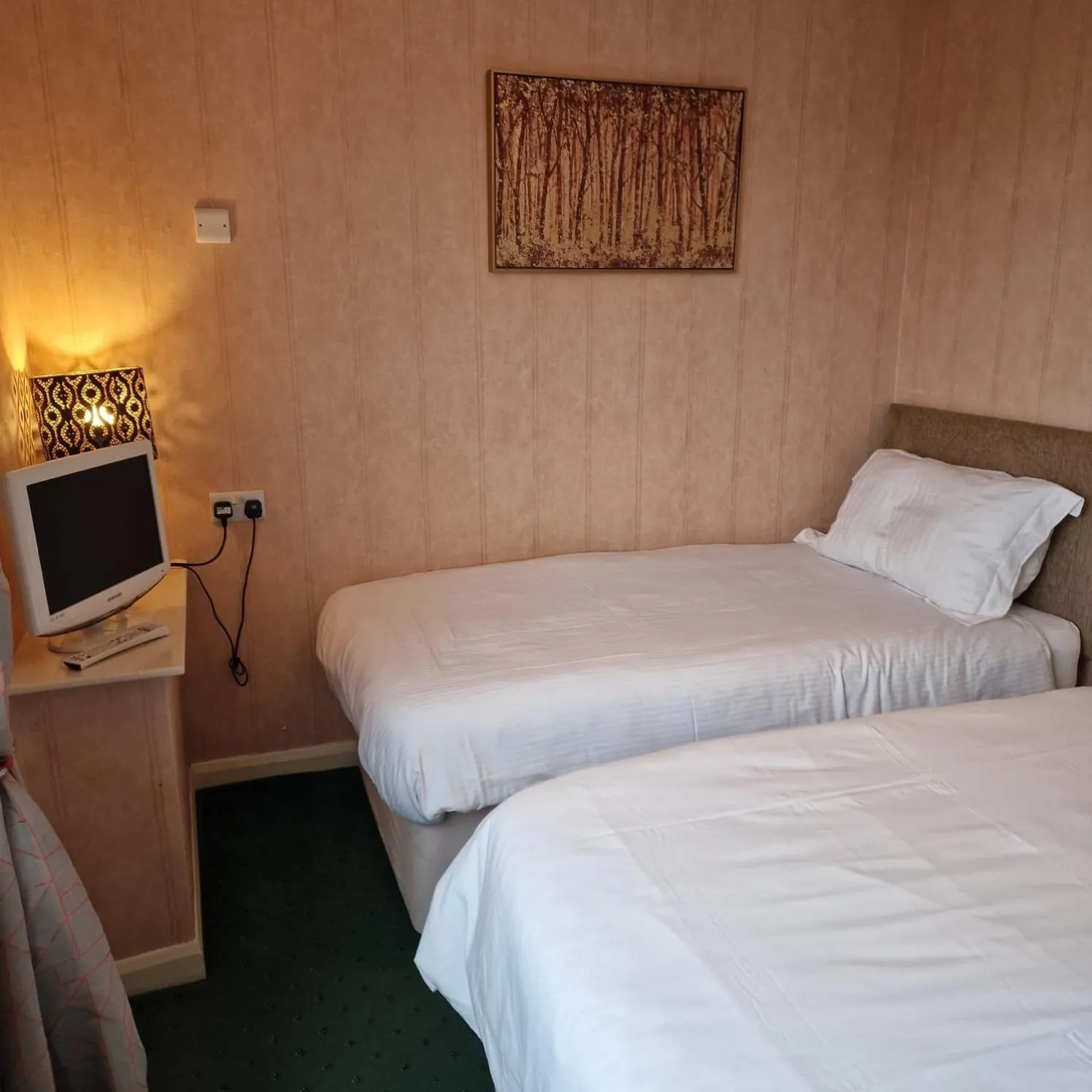 Bedroom, Bed in The Sands Hotel