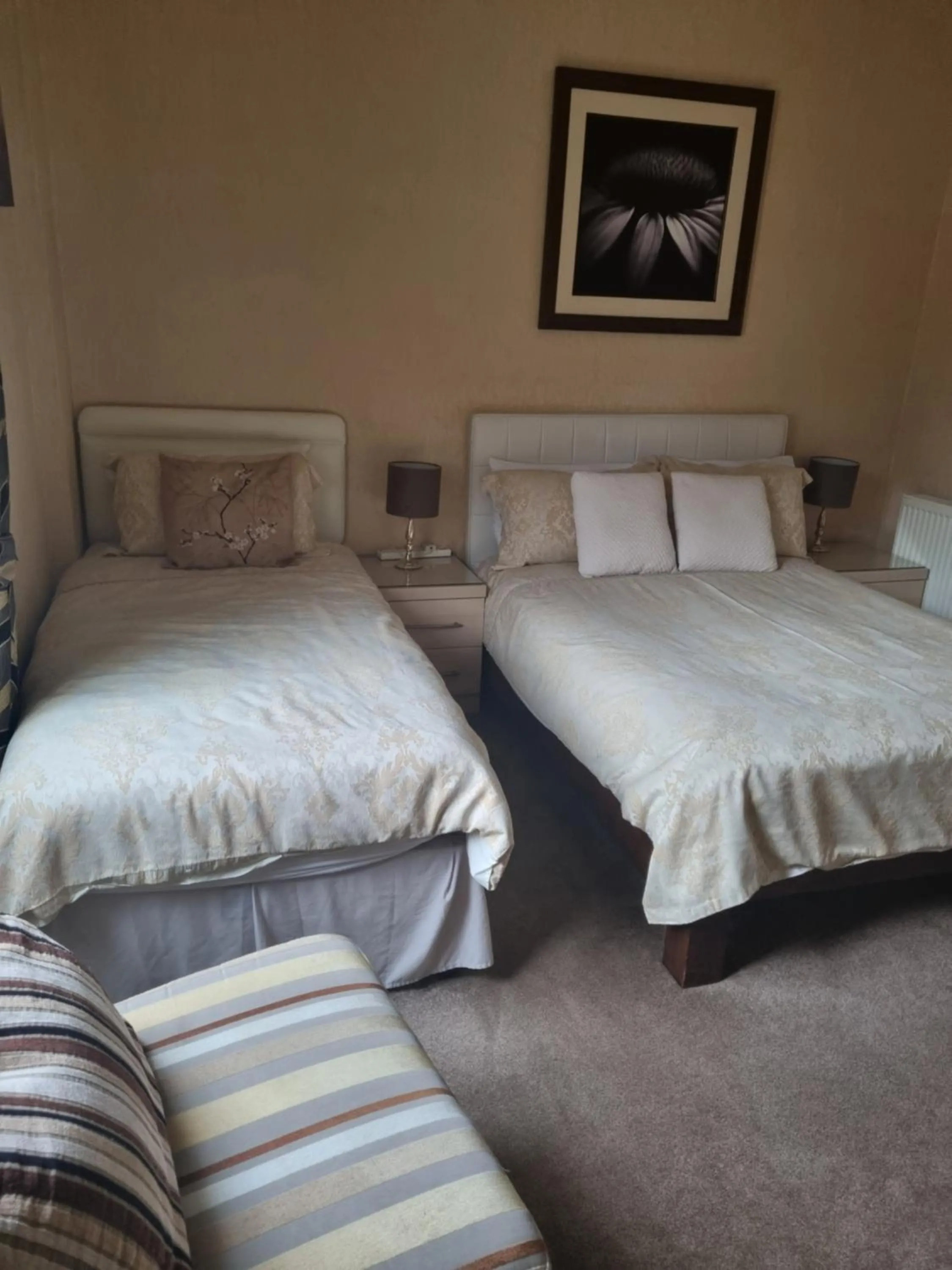 Bedroom, Bed in The Sands Hotel