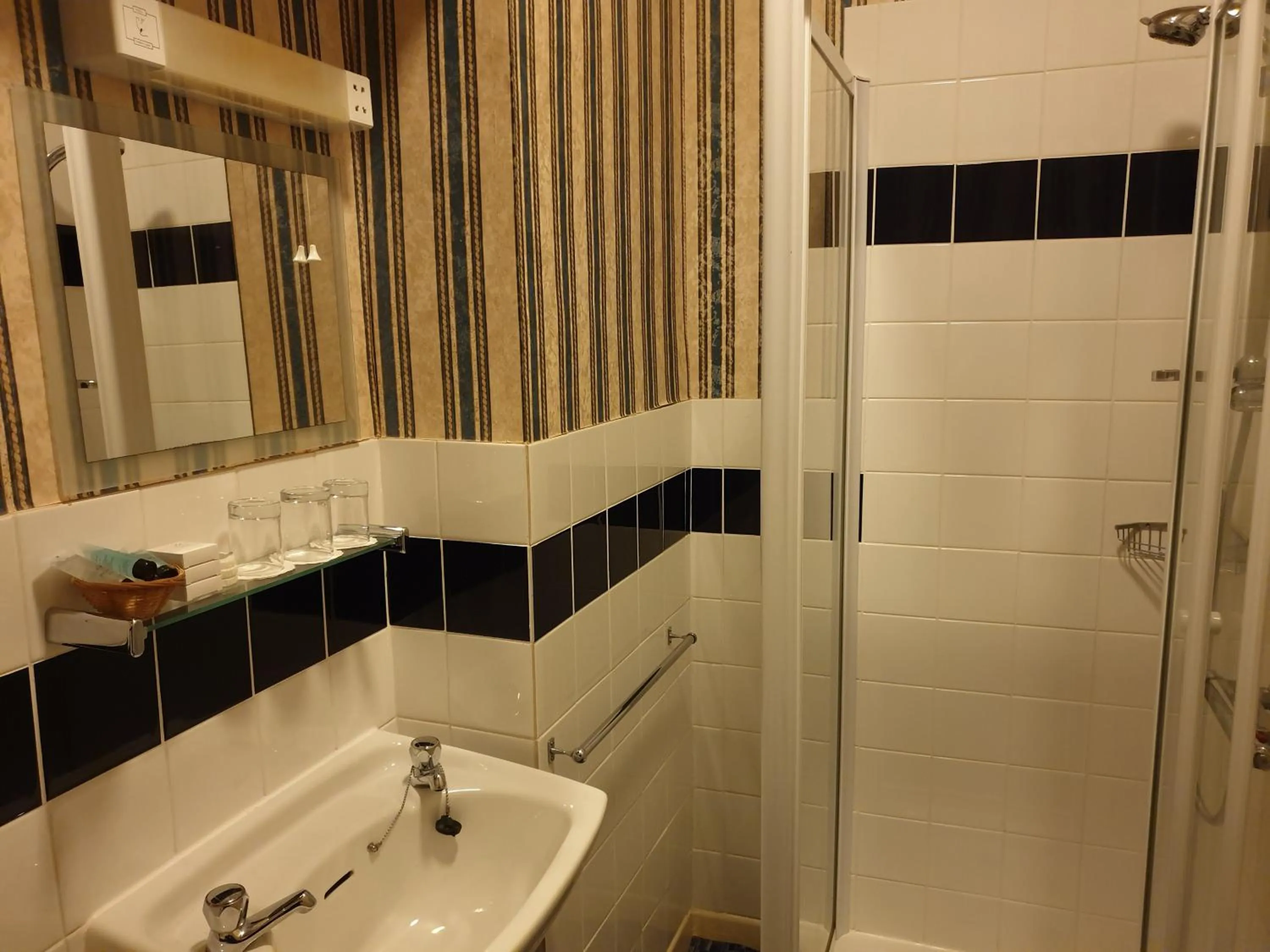 Shower in The Sands Hotel