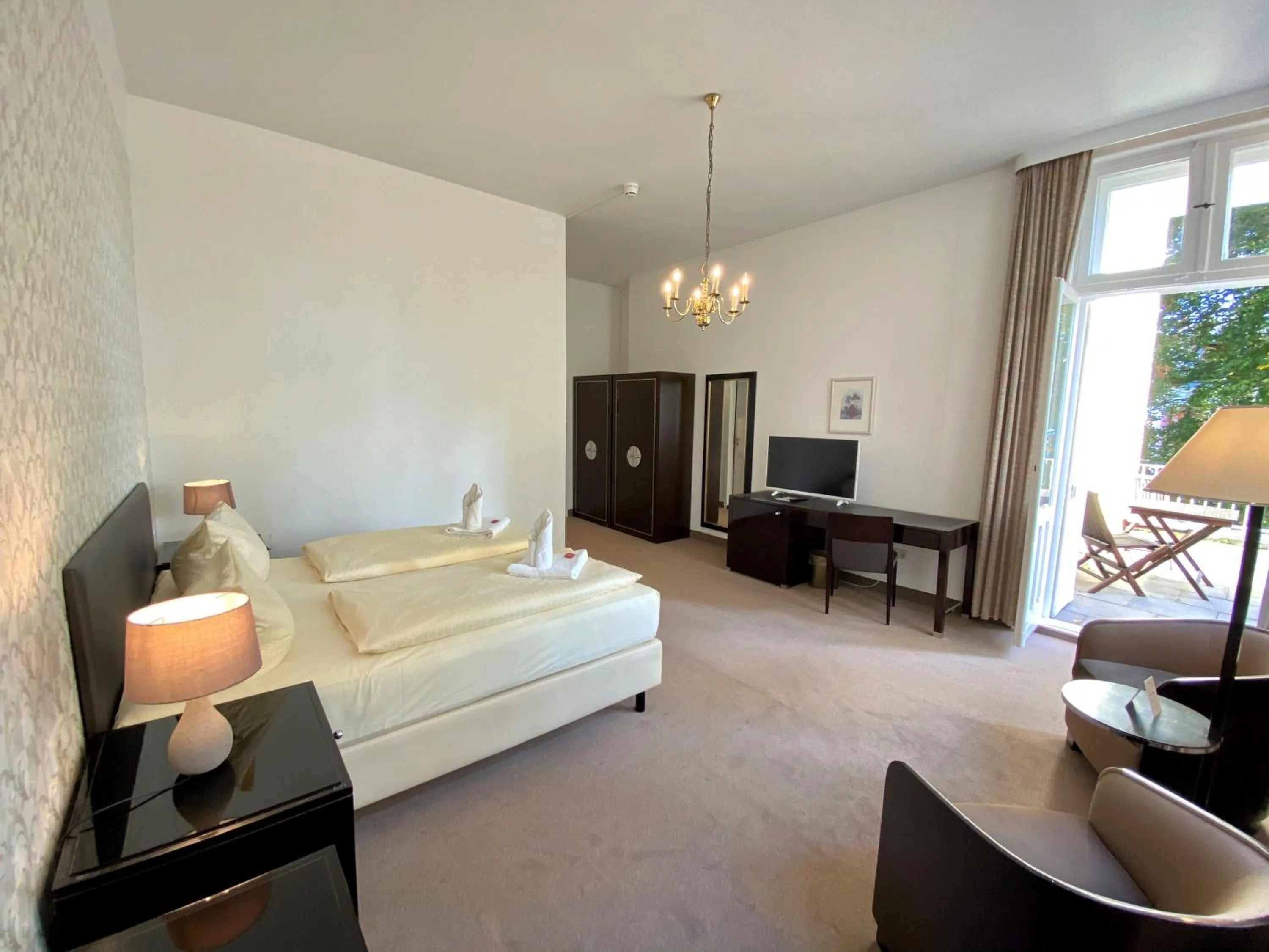 Photo of the whole room, Bed in Hotel Kaiserhof