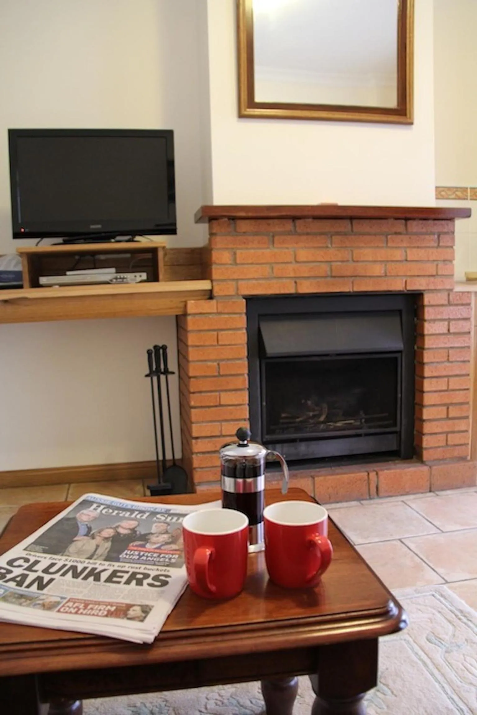 Living room in Bright Avenue Motor Inn