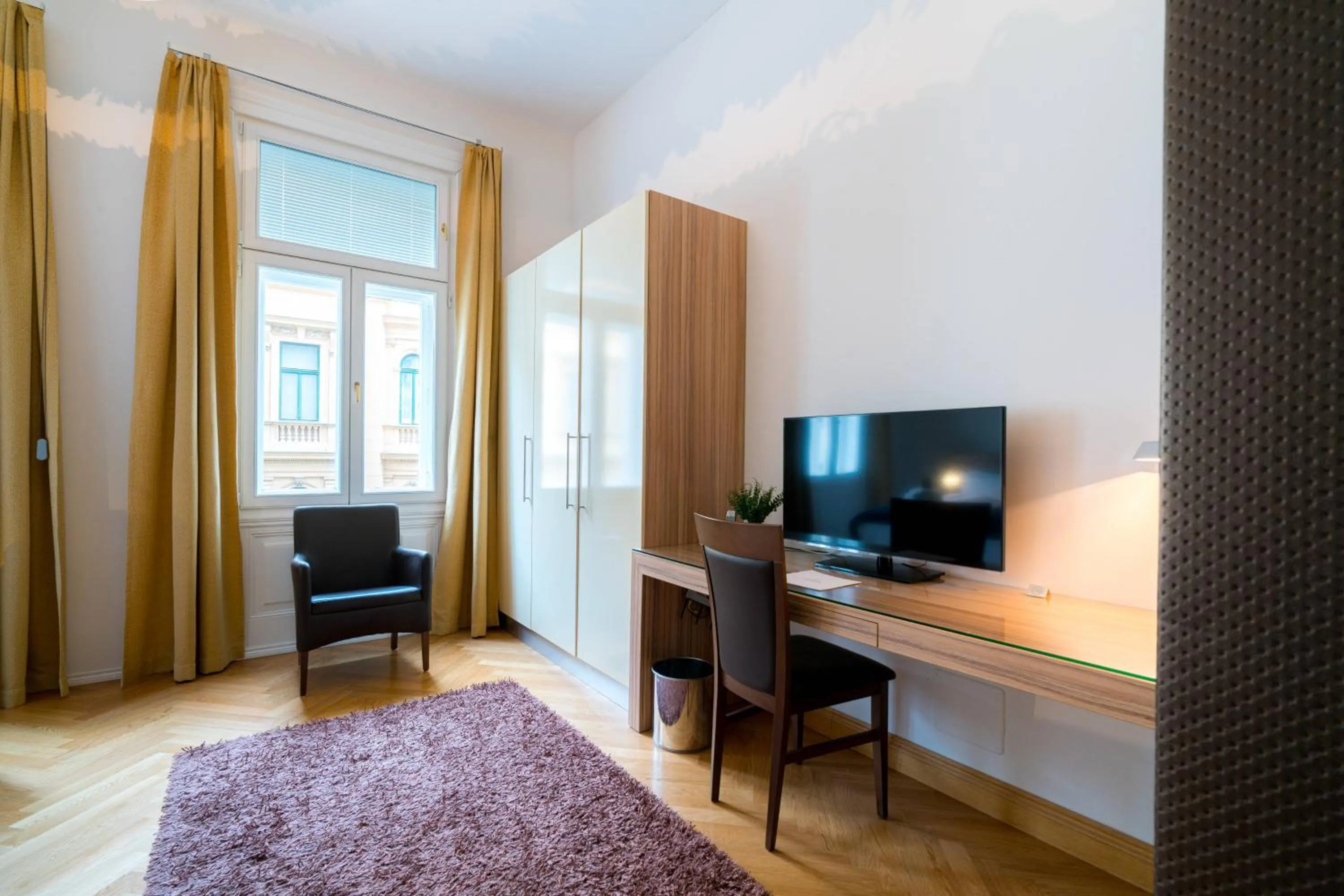 Vienna Residence, City Hall - Parliament