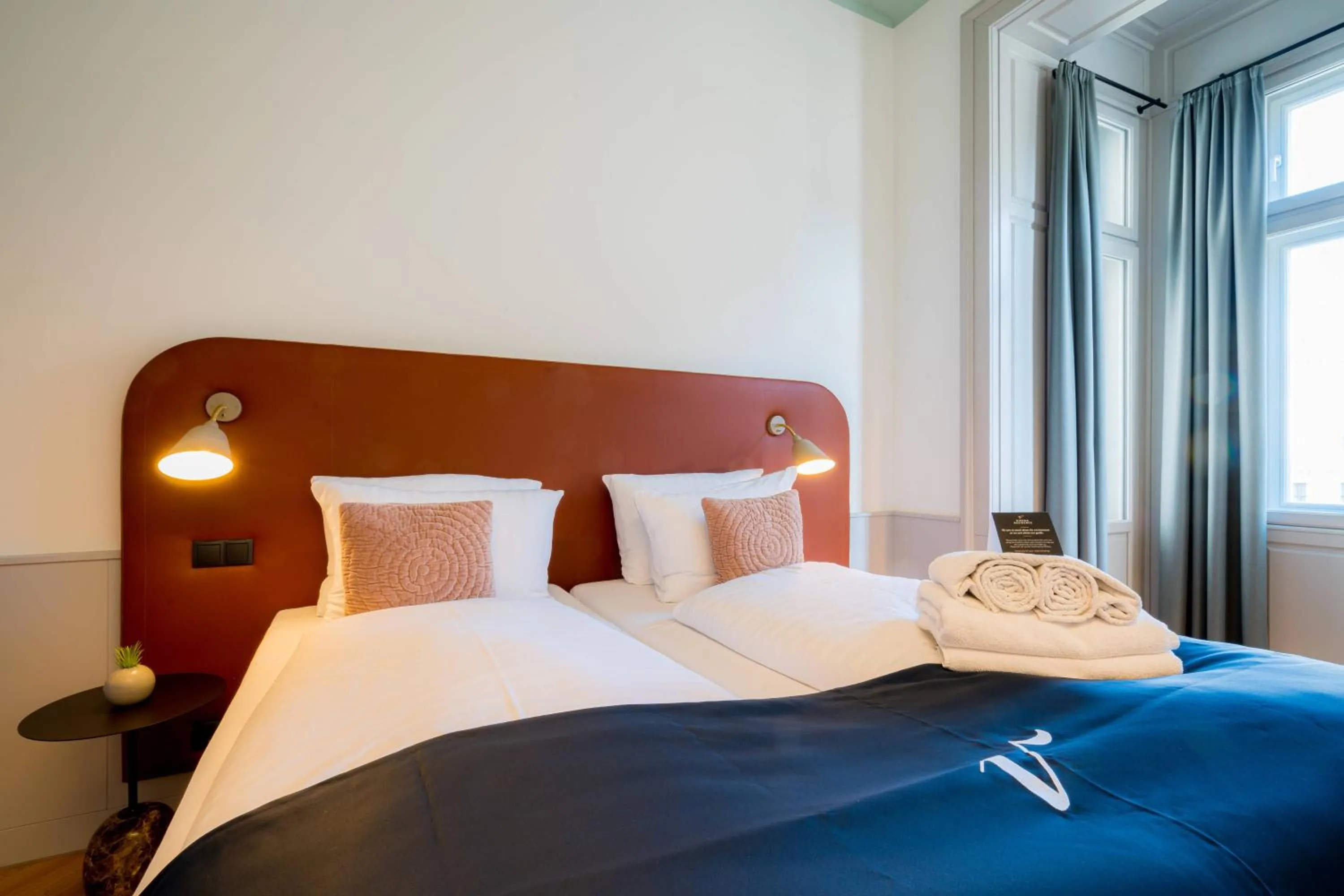 Bed in Vienna Residence, City Hall - Parliament