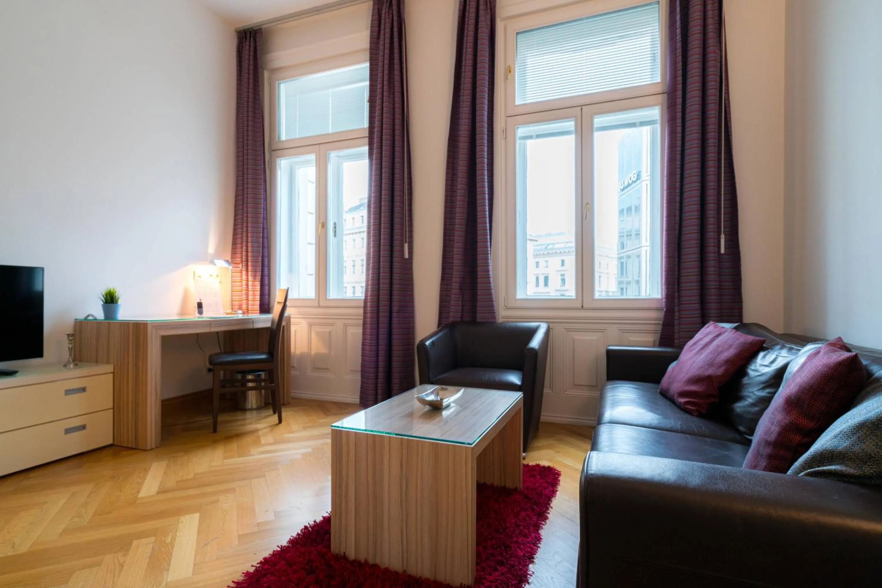 Vienna Residence, City Hall - Parliament