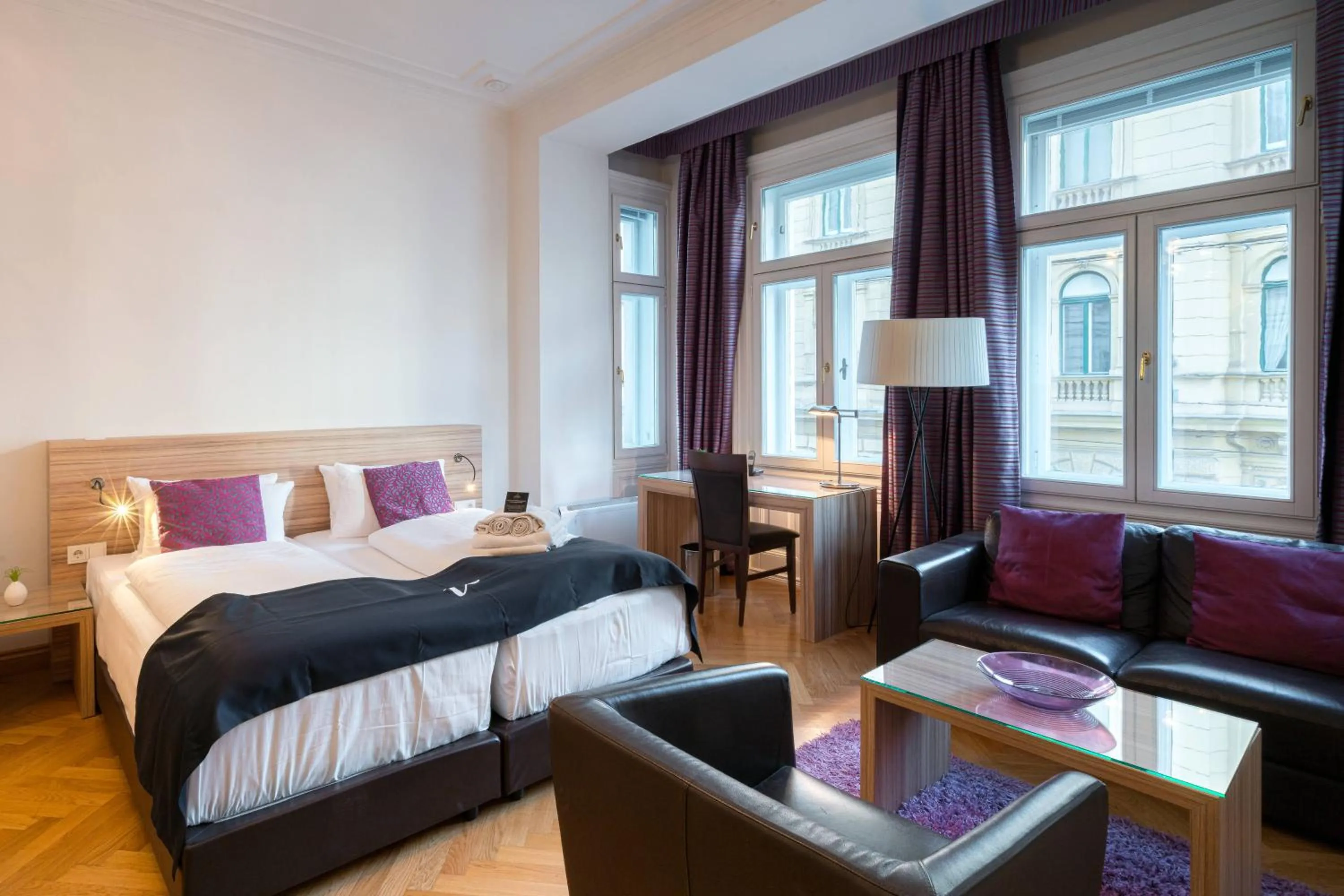 Bed in Vienna Residence, City Hall - Parliament