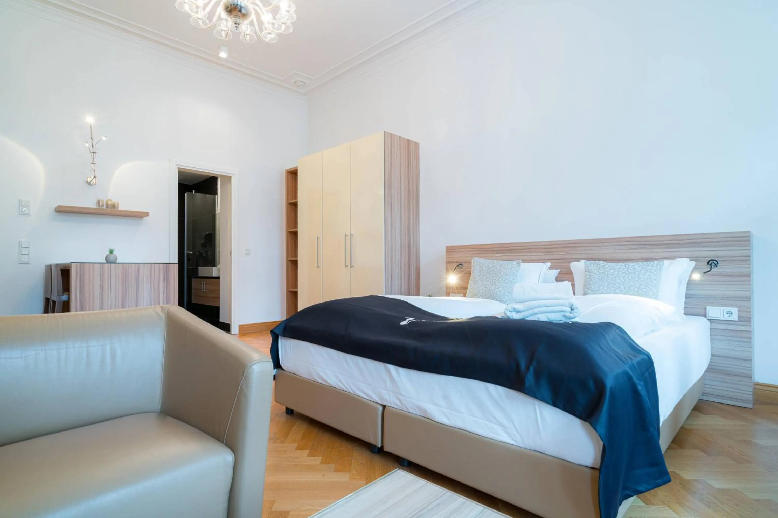 Bed in Vienna Residence, City Hall - Parliament