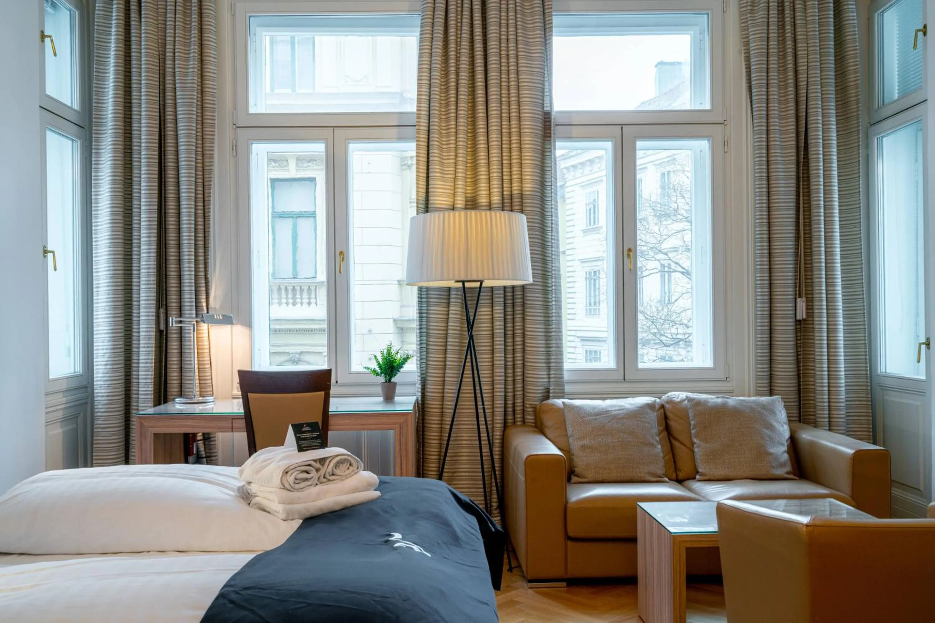 Bed in Vienna Residence, City Hall - Parliament