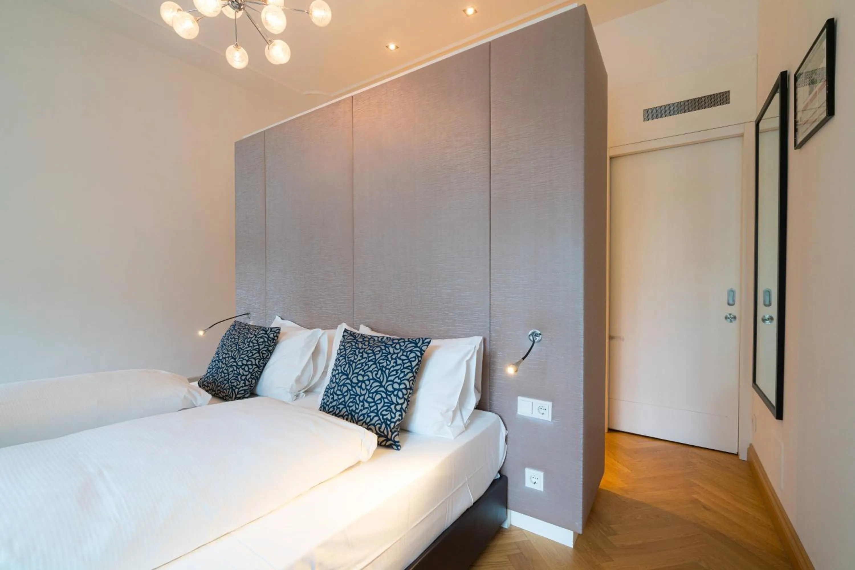 Bed in Vienna Residence, City Hall - Parliament