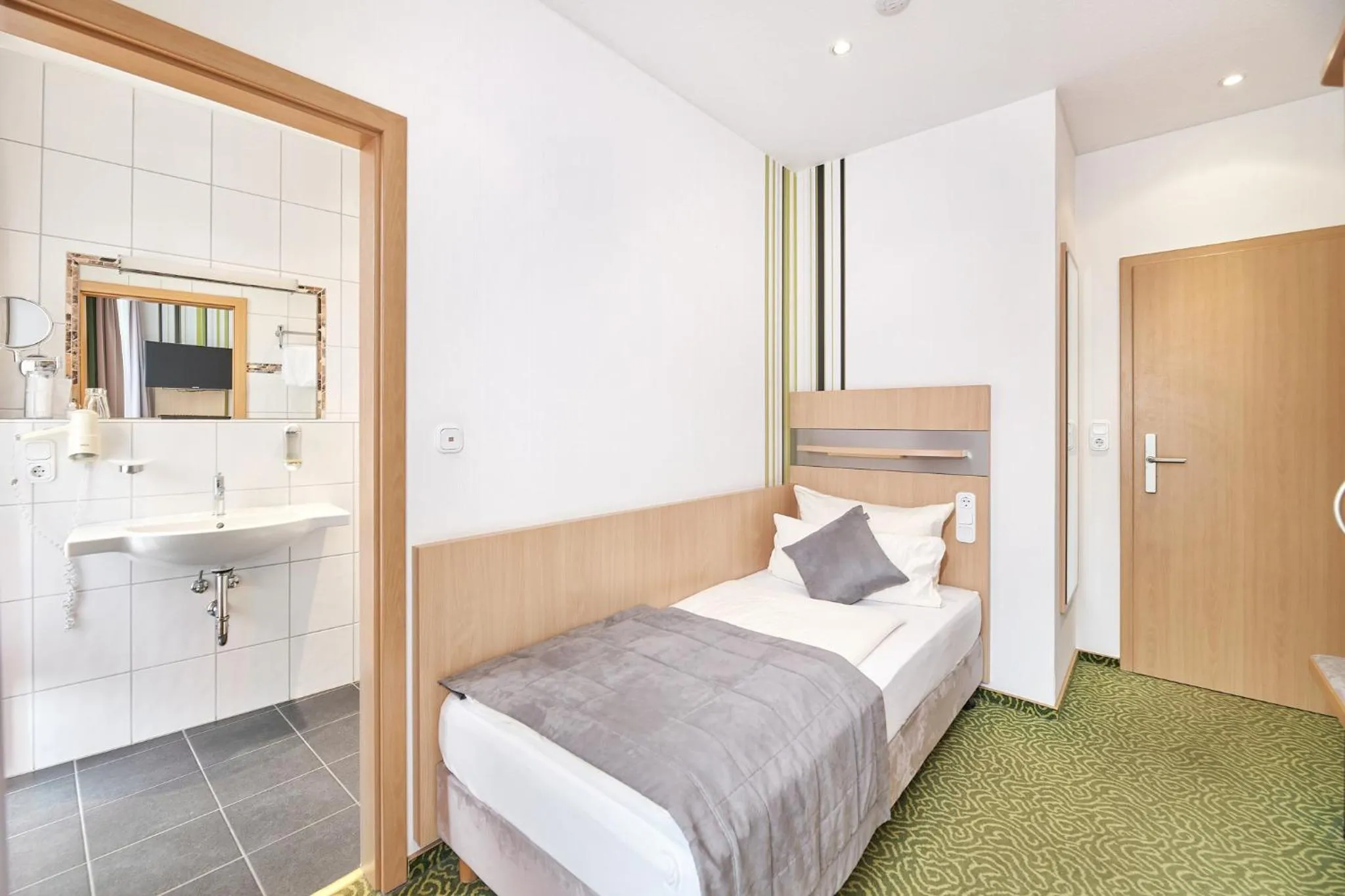 Bathroom, Bed in Beim Weinbauer