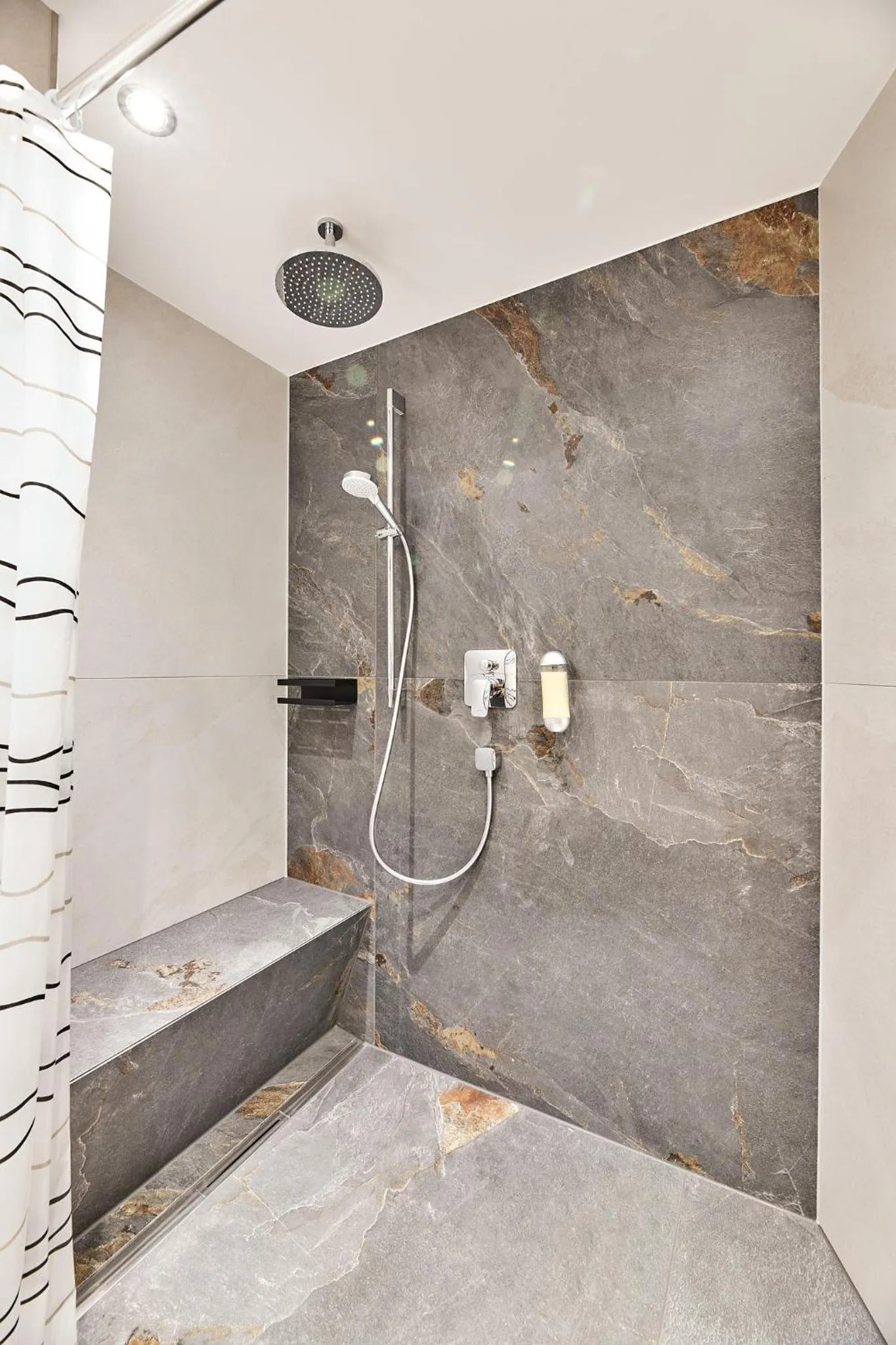 Shower in Beim Weinbauer