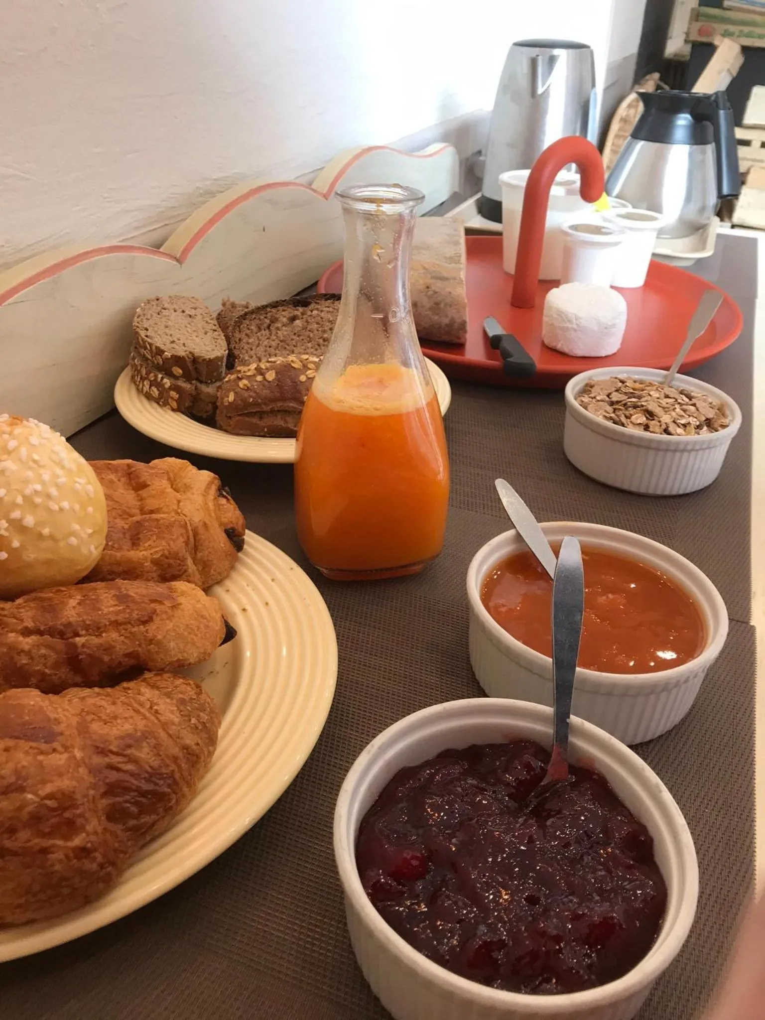 Breakfast in Les Terres Rouges 06