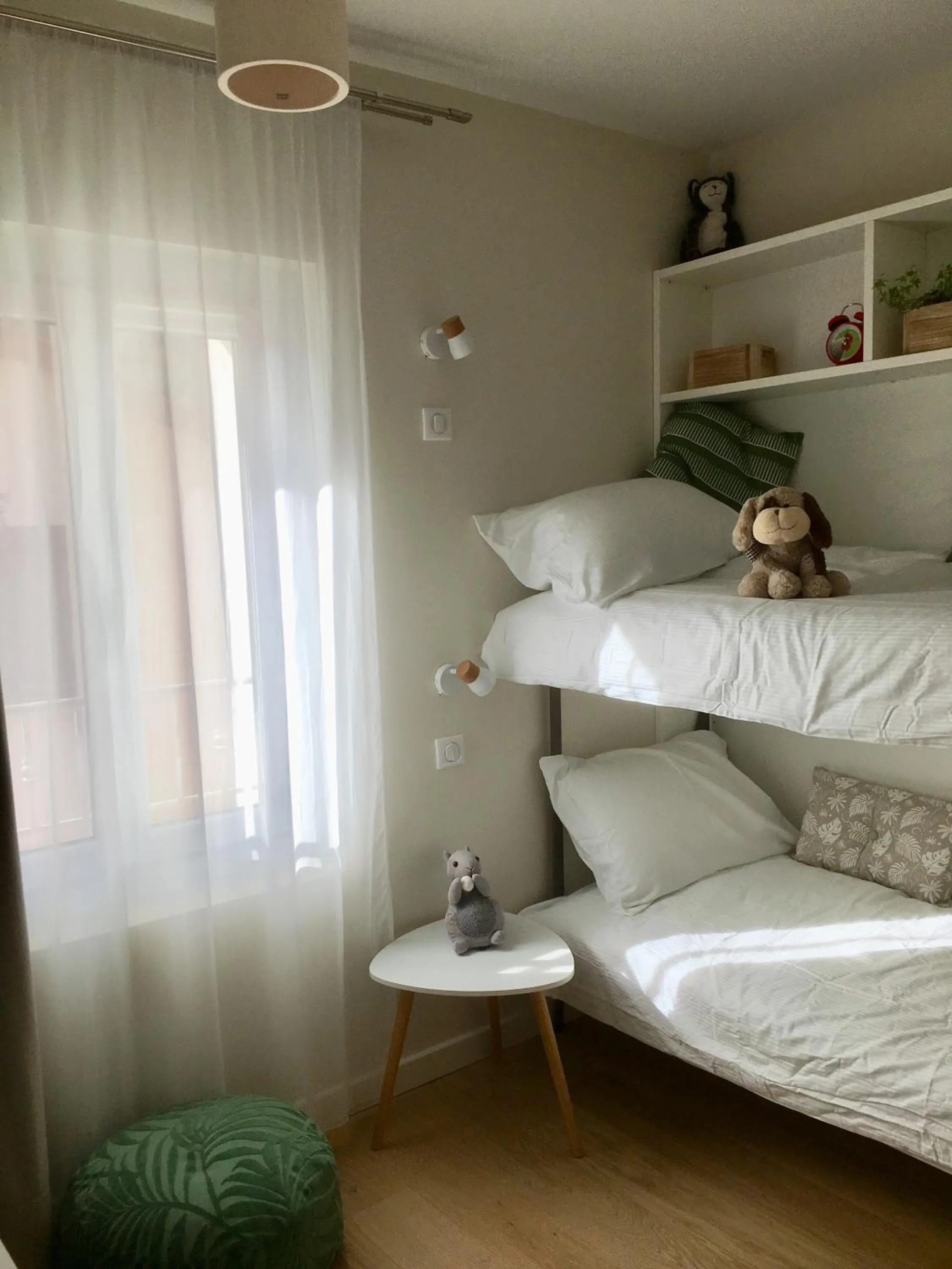Bed in Les Terres Rouges 06
