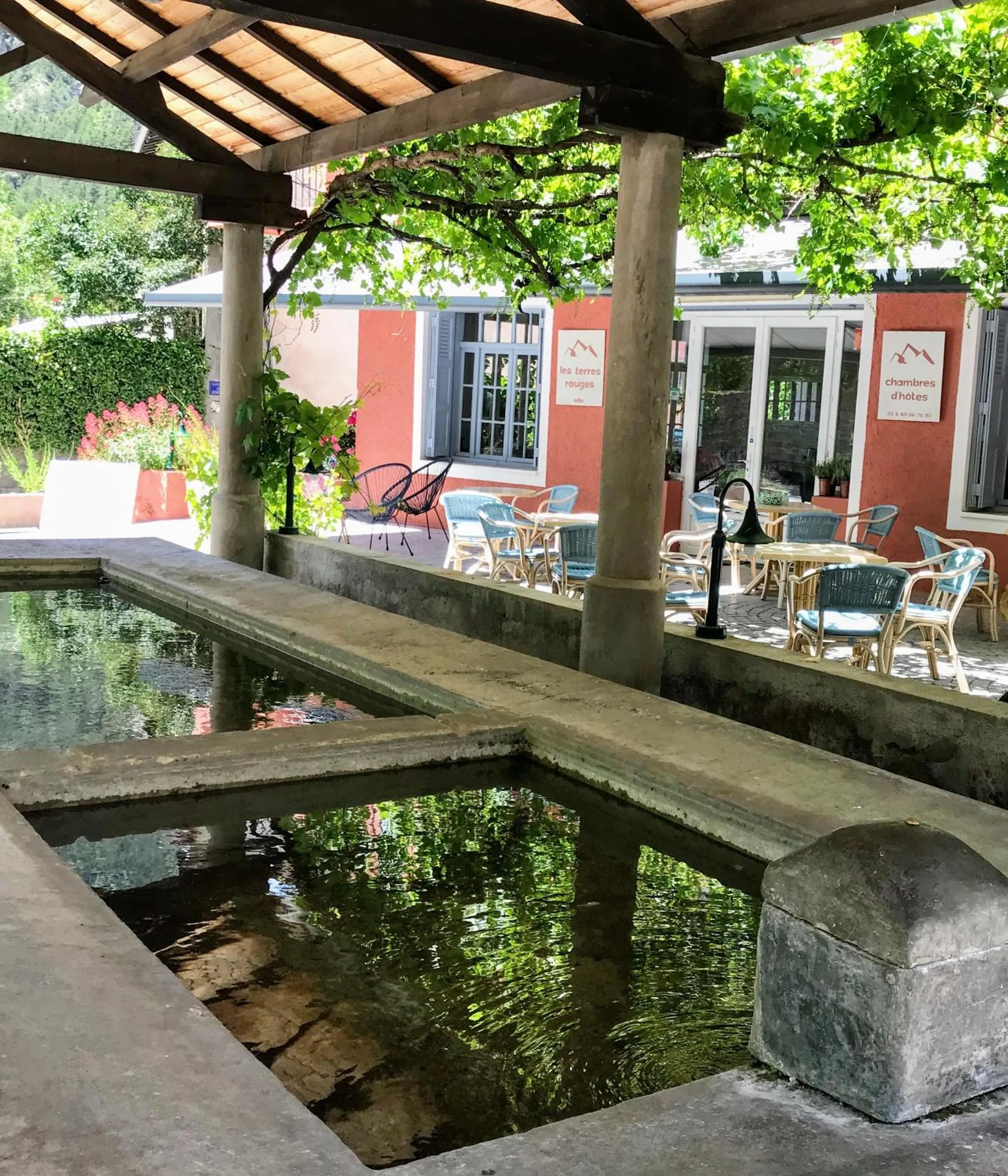 Patio in Les Terres Rouges 06