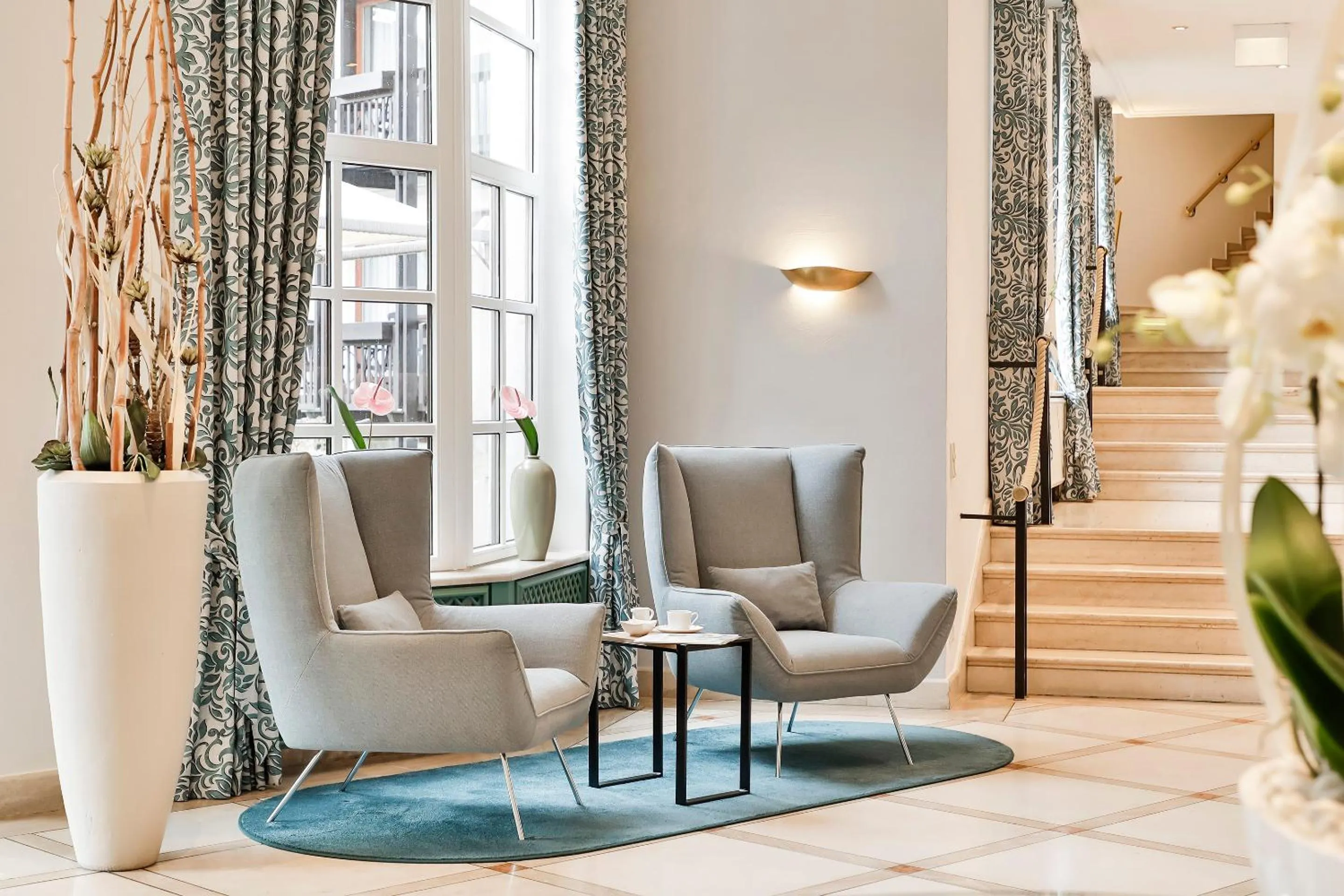 Lobby or reception in Dorint Venusberg Bonn