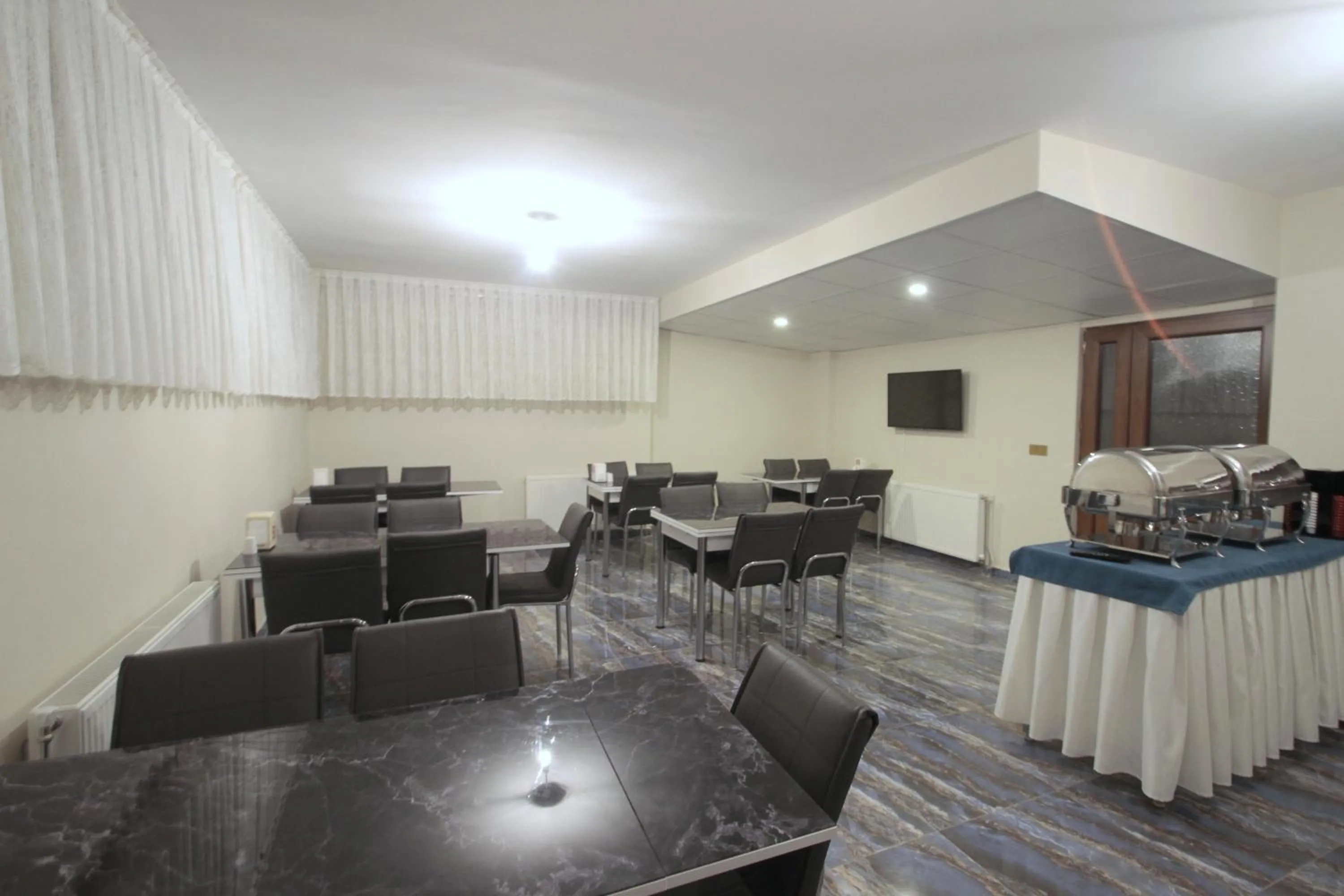 Restaurant/places to eat in Butterfly Butik Hotel