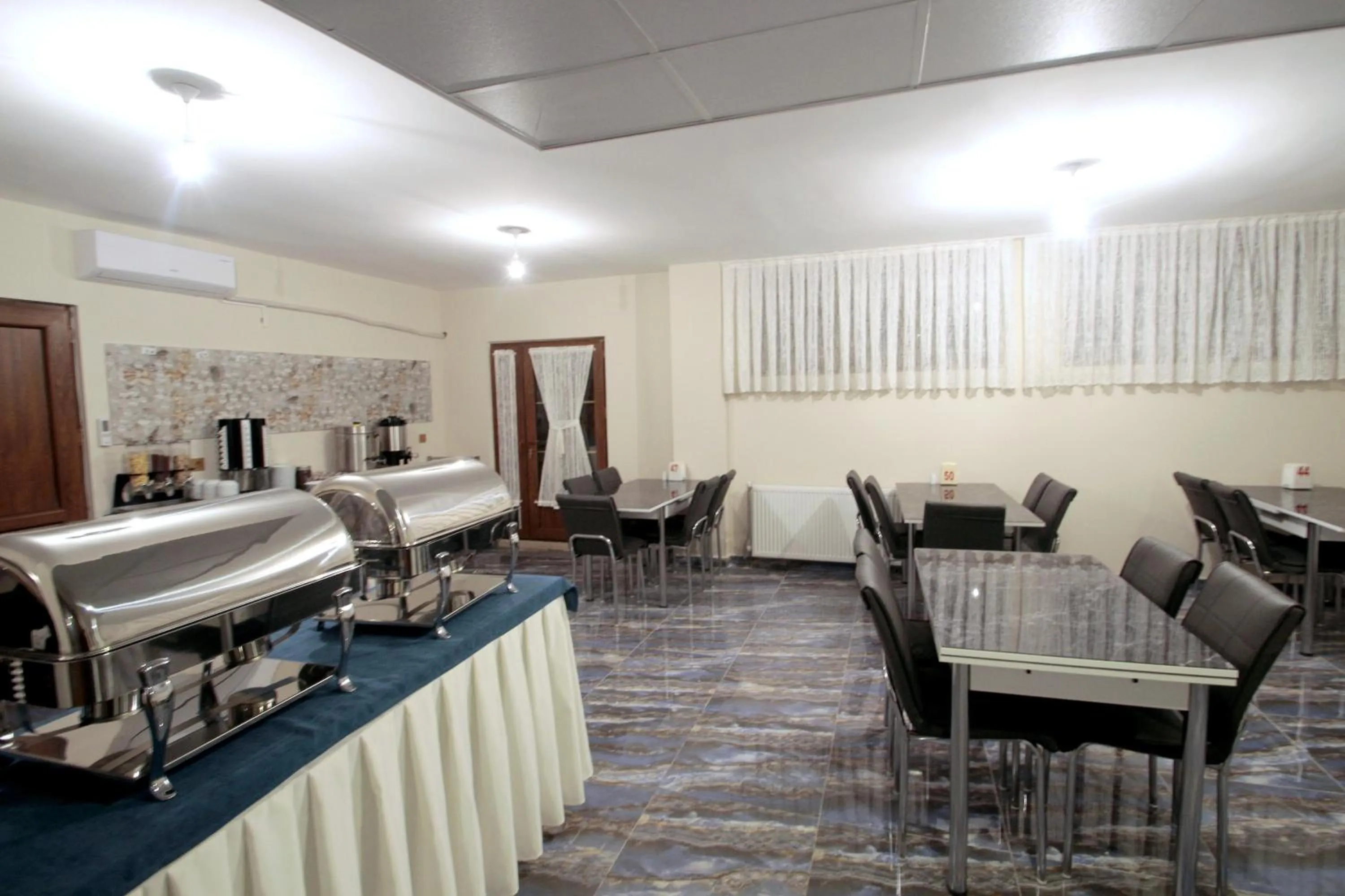 Restaurant/places to eat in Butterfly Butik Hotel