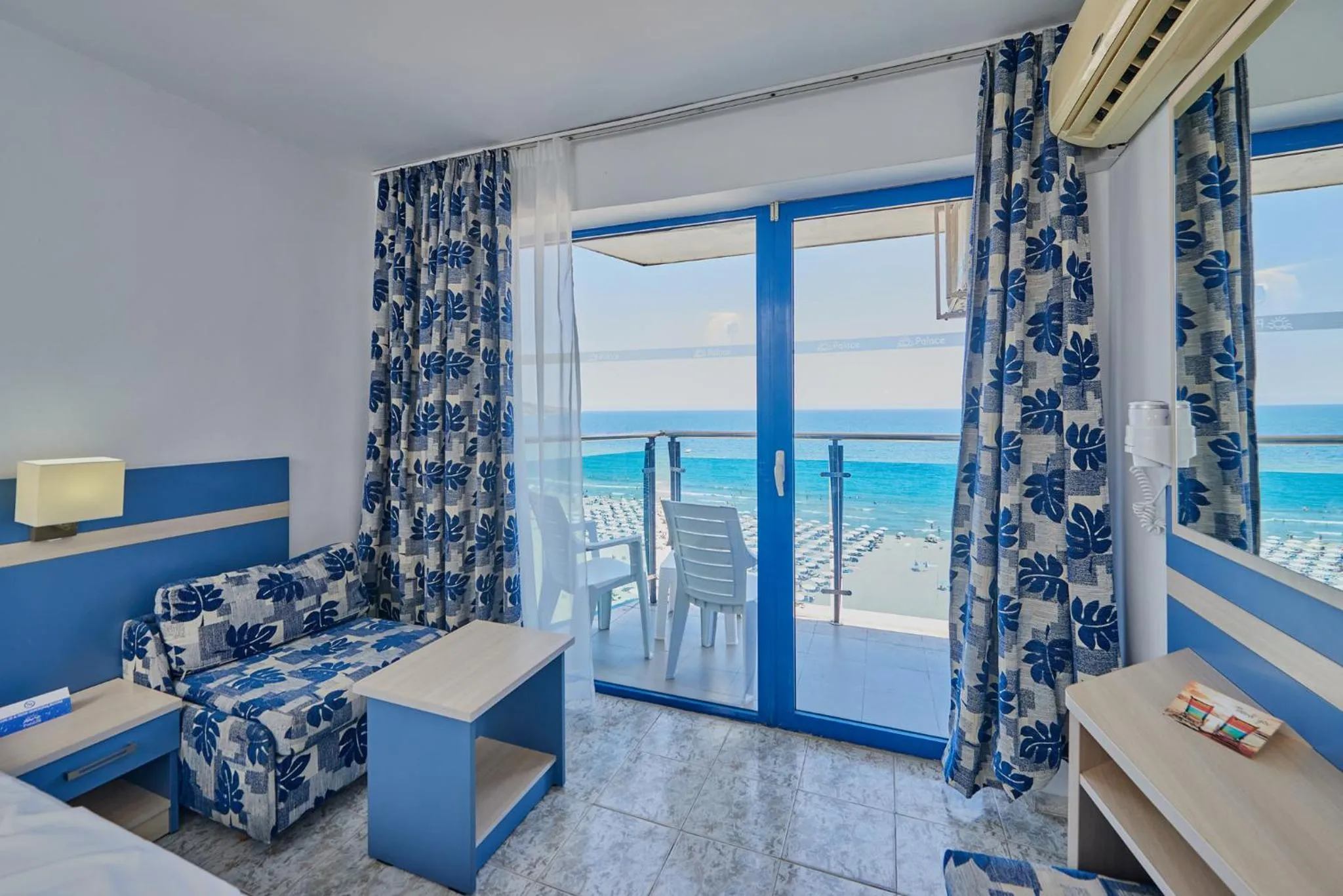 Bed in Palace Hotel - Half Board