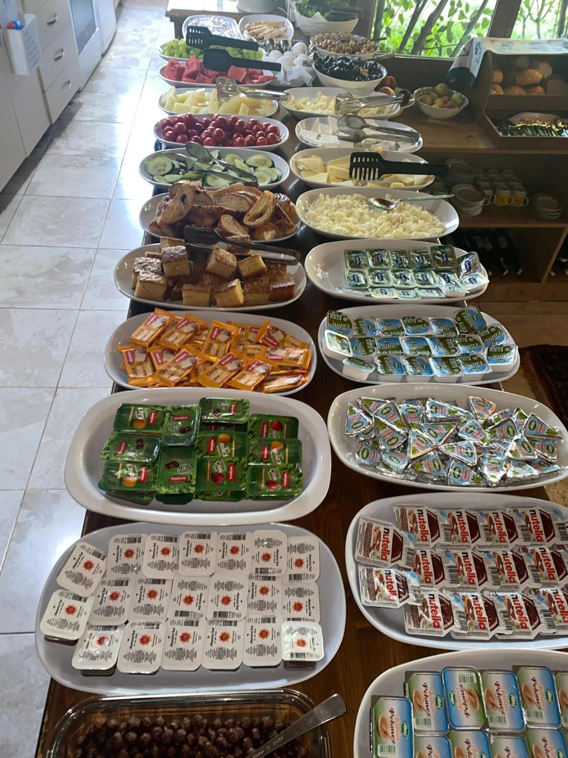 Food and drinks in Kemal's Guest House