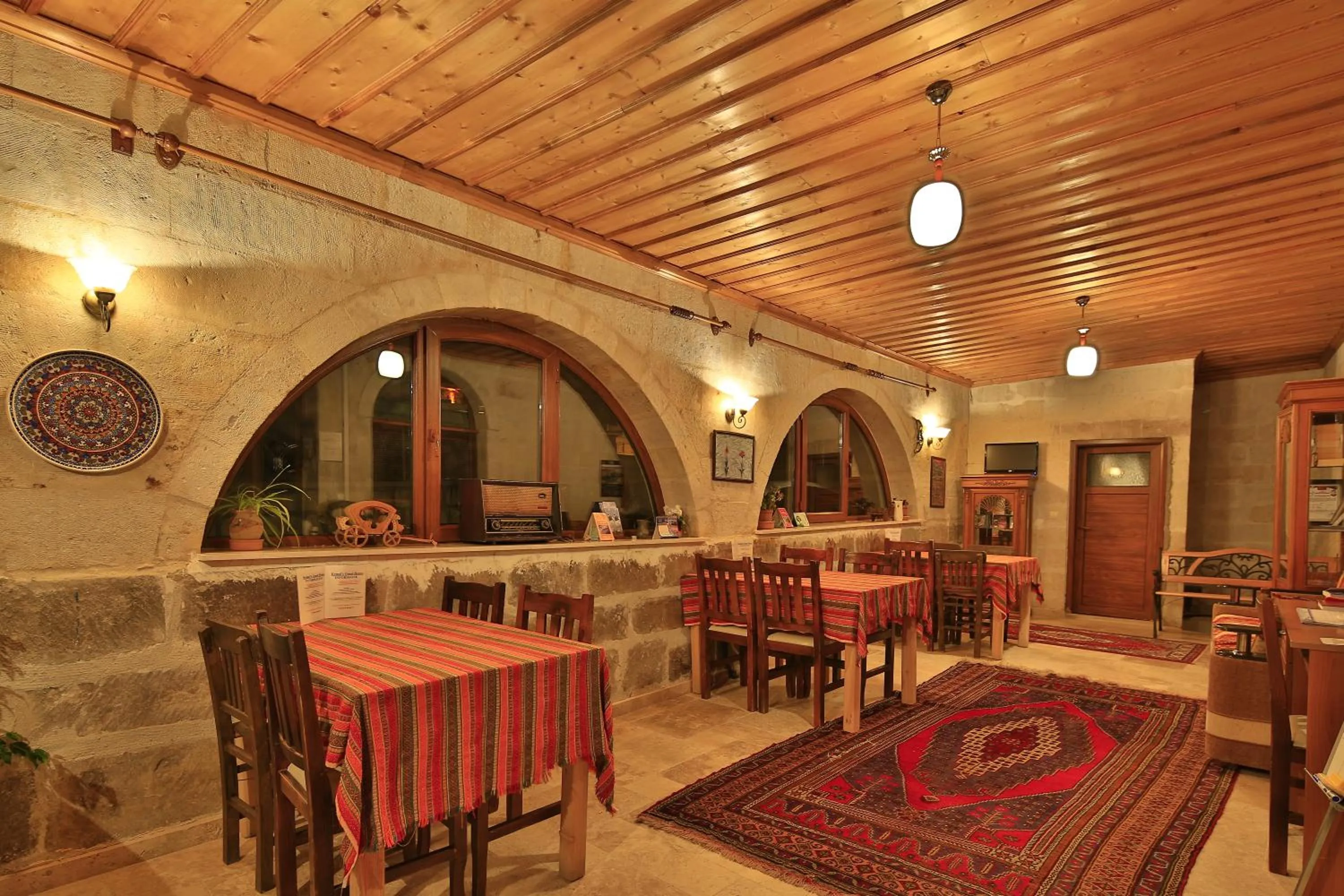 Restaurant/places to eat in Kemal's Guest House
