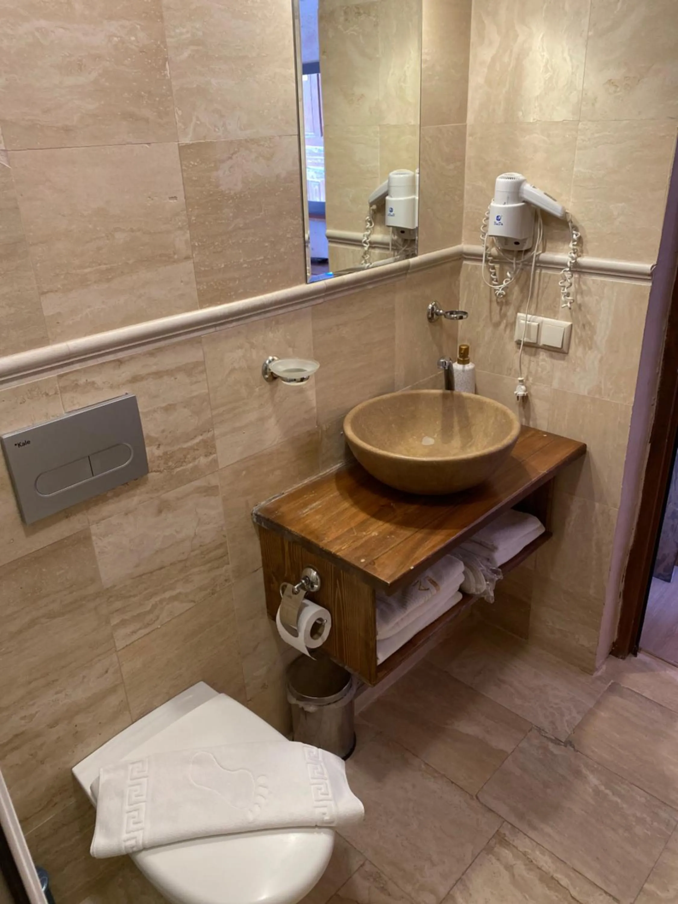 Shower in Kemal's Guest House