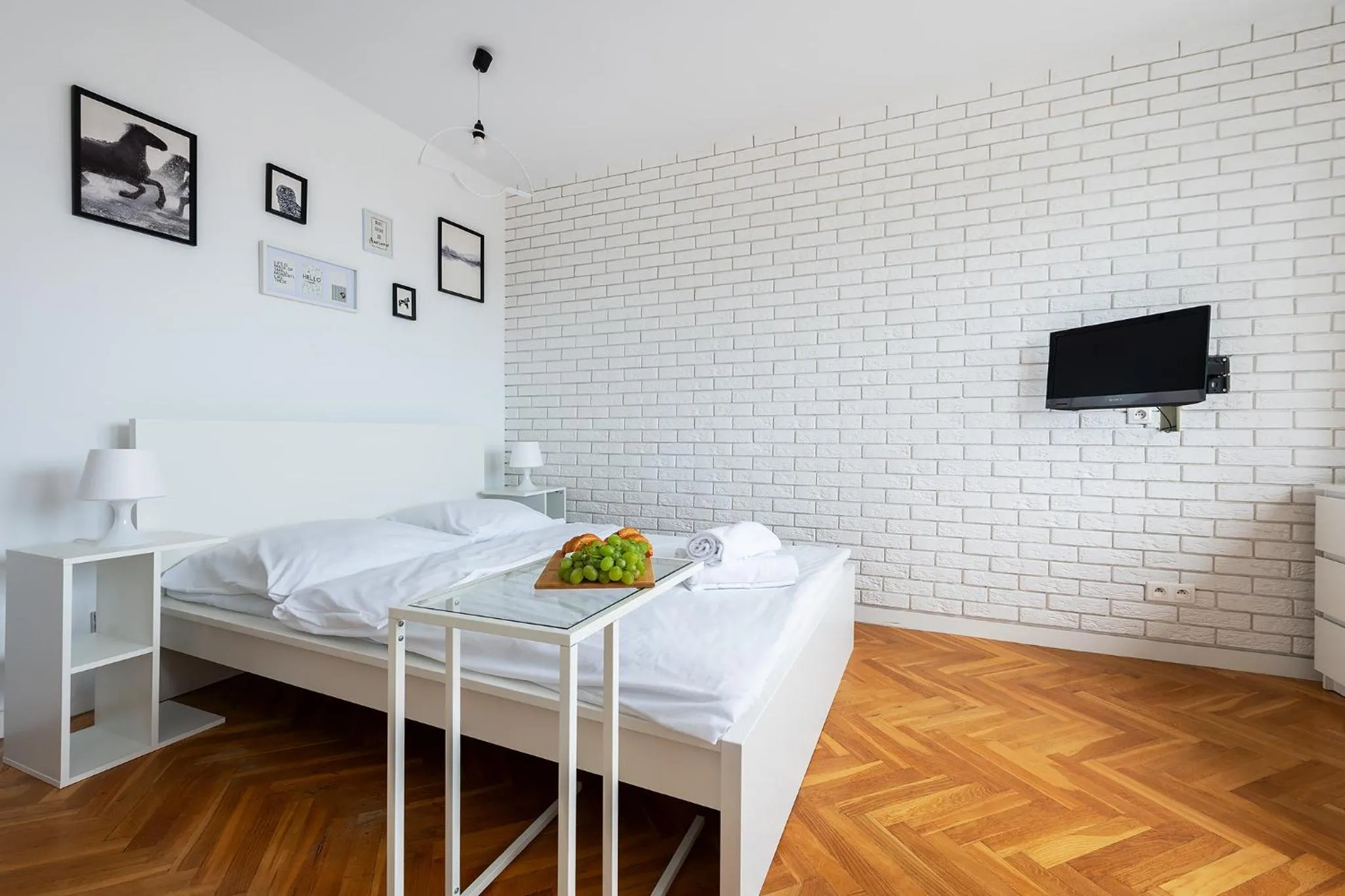 Bed in Tamka 40 Prywatne mieszkanie w pobliżu Starego Miasta i Stadionu Narodowego 100m od metra Nowy Świat Samodzielne Zameldowanie! Self Check-in System!
