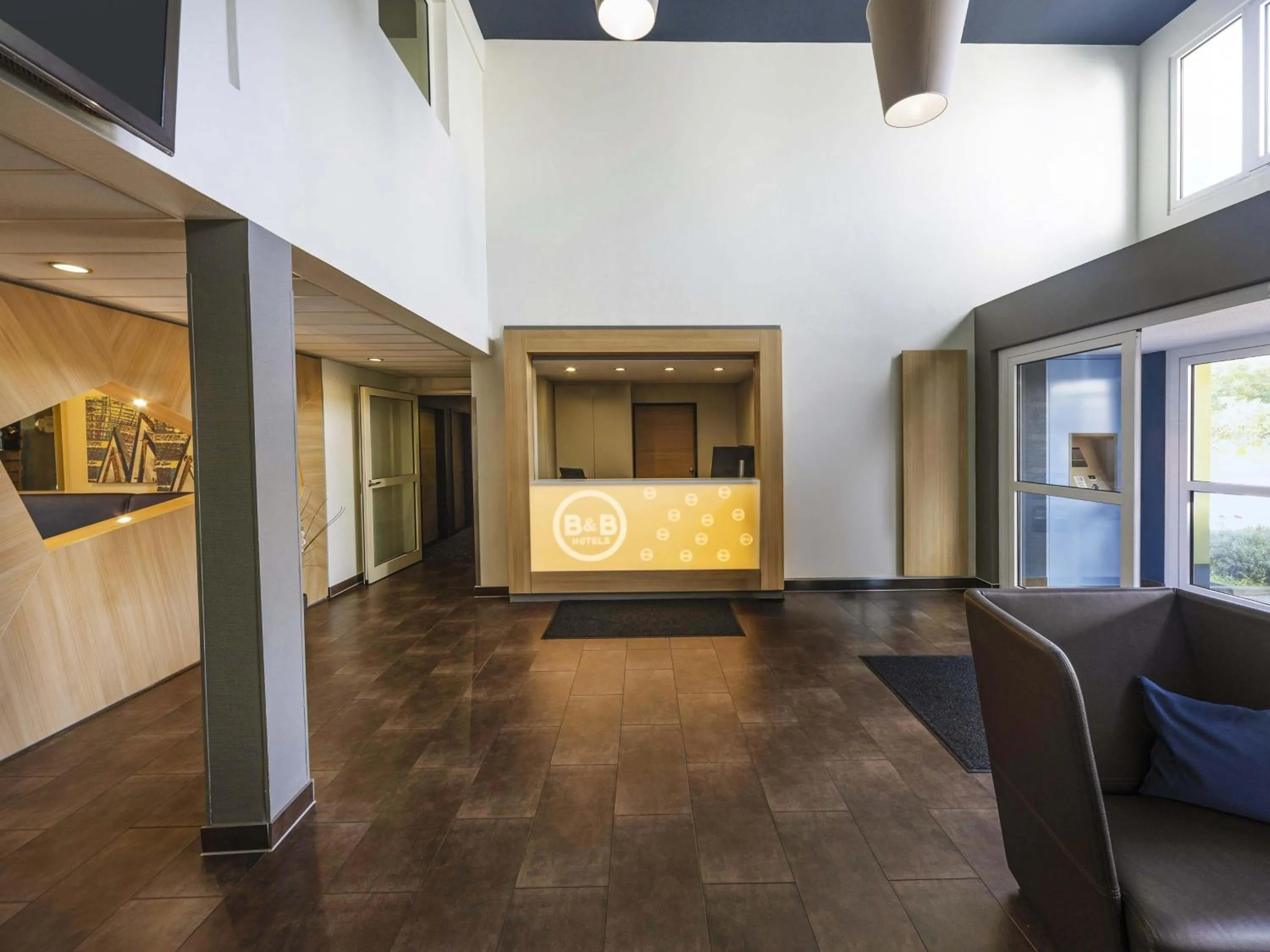 Lobby or reception in B&B Hotel Leipzig-Nord