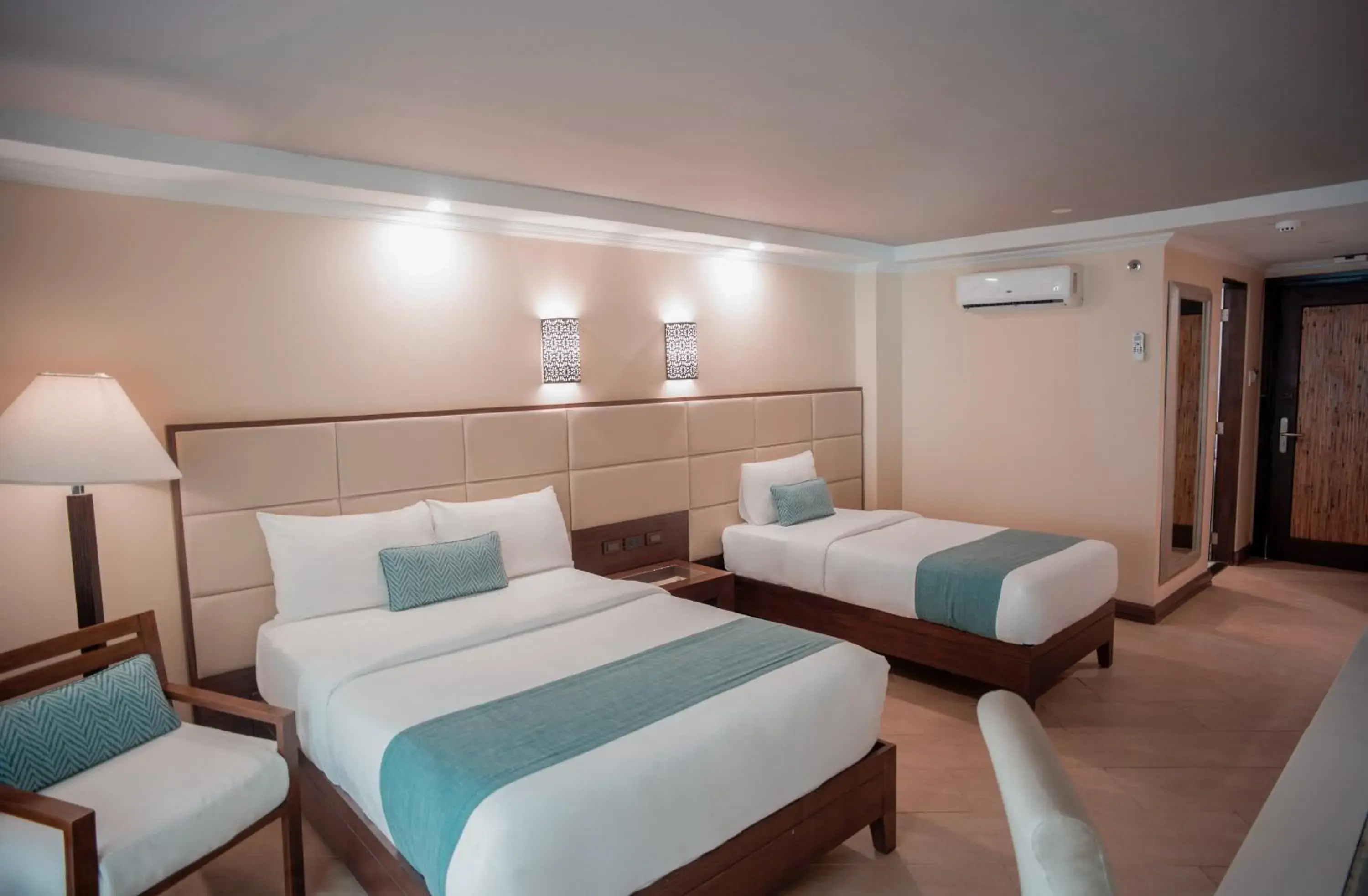 Deluxe Twin Room in Boracay Mandarin Island Hotel Deluxe Twin Room in Boracay Mandarin Island Hotel