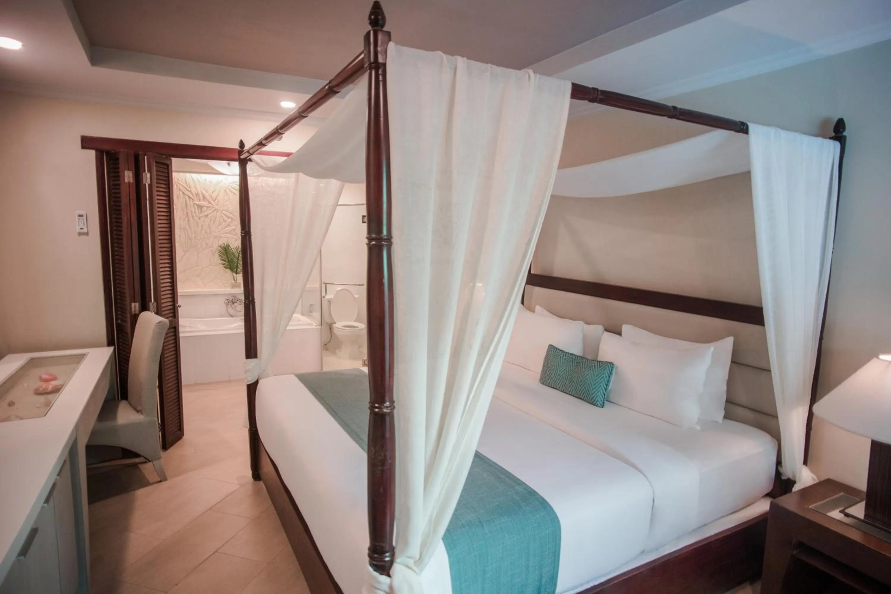 Bedroom, Bed in Boracay Mandarin Island Hotel