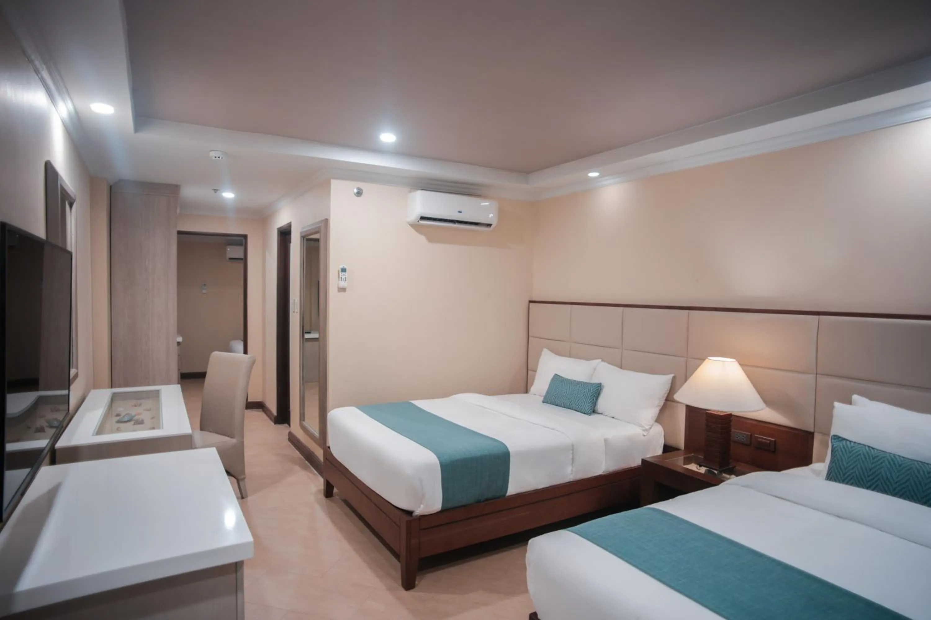 Bedroom, Bed in Boracay Mandarin Island Hotel