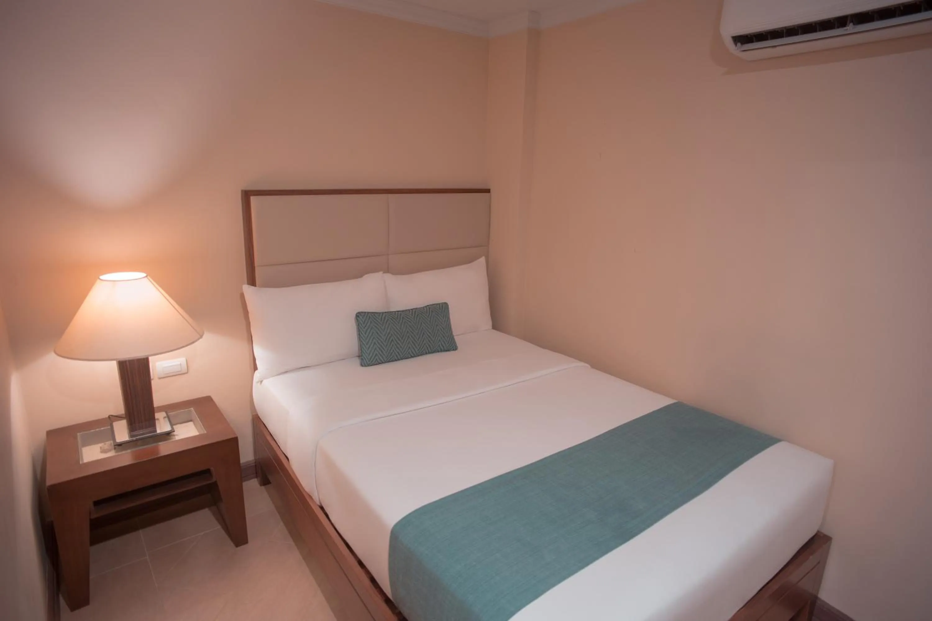 Bedroom, Bed in Boracay Mandarin Island Hotel