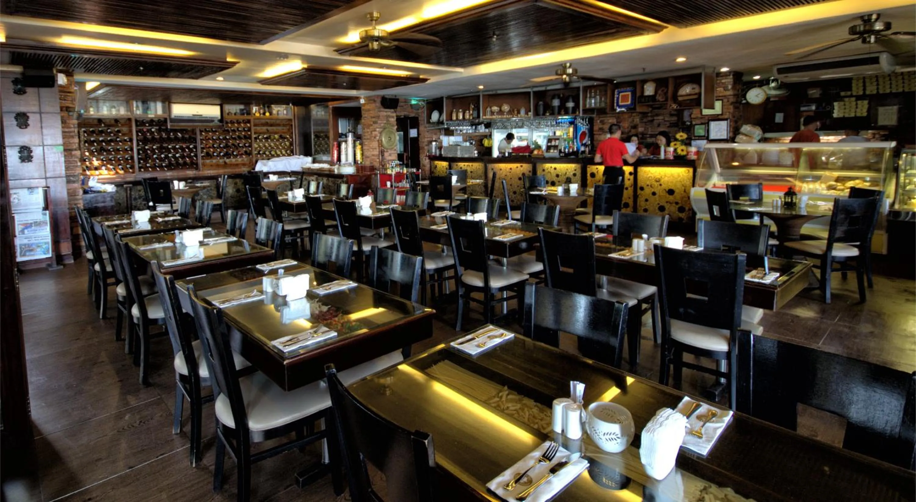 Restaurant/places to eat in Boracay Mandarin Island Hotel